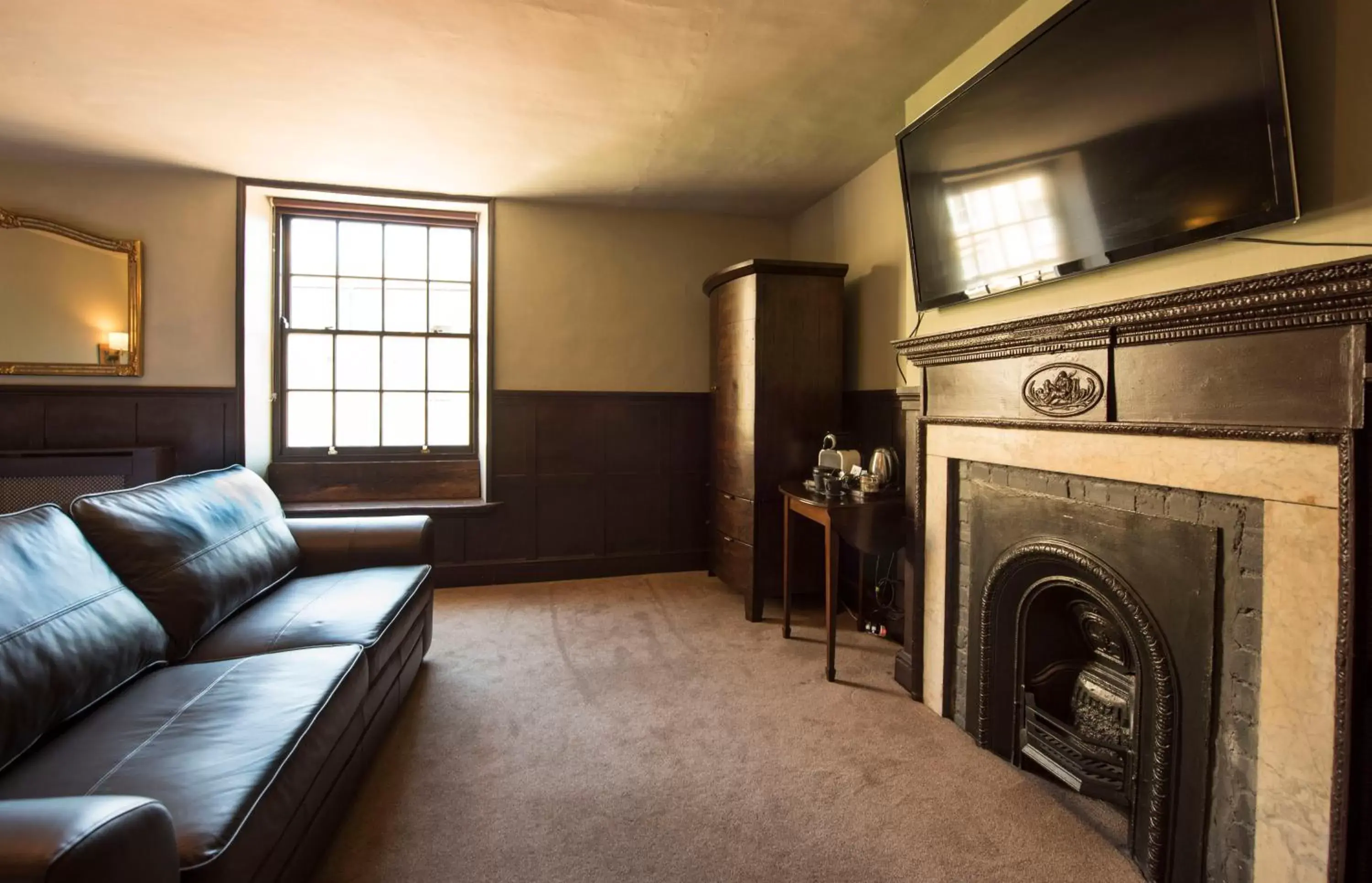 Living room, Seating Area in Alma Inn & Dining Rooms