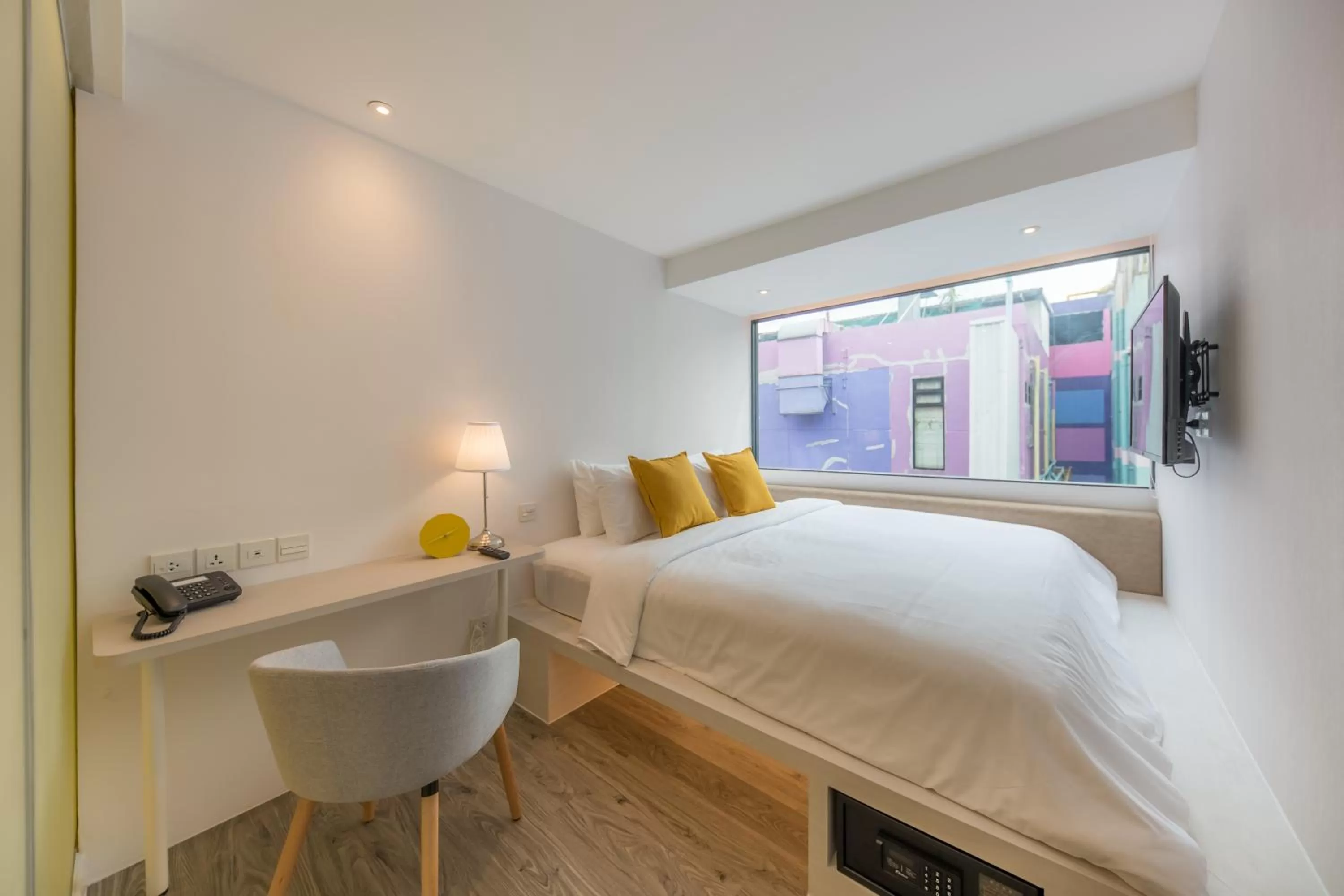 King Room in Yello Rooms Hotel Victory Monument