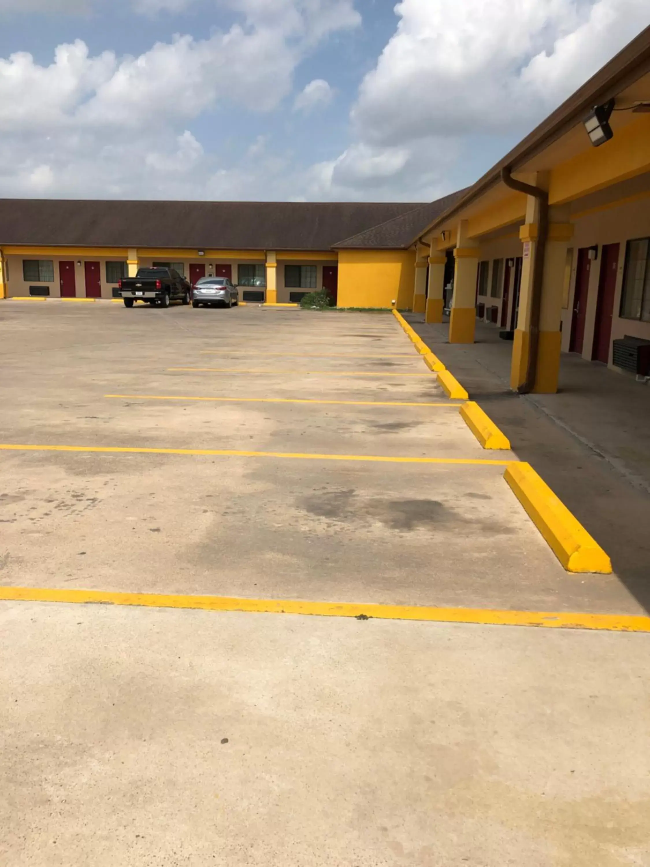 Los Fresnos Inn and Suites