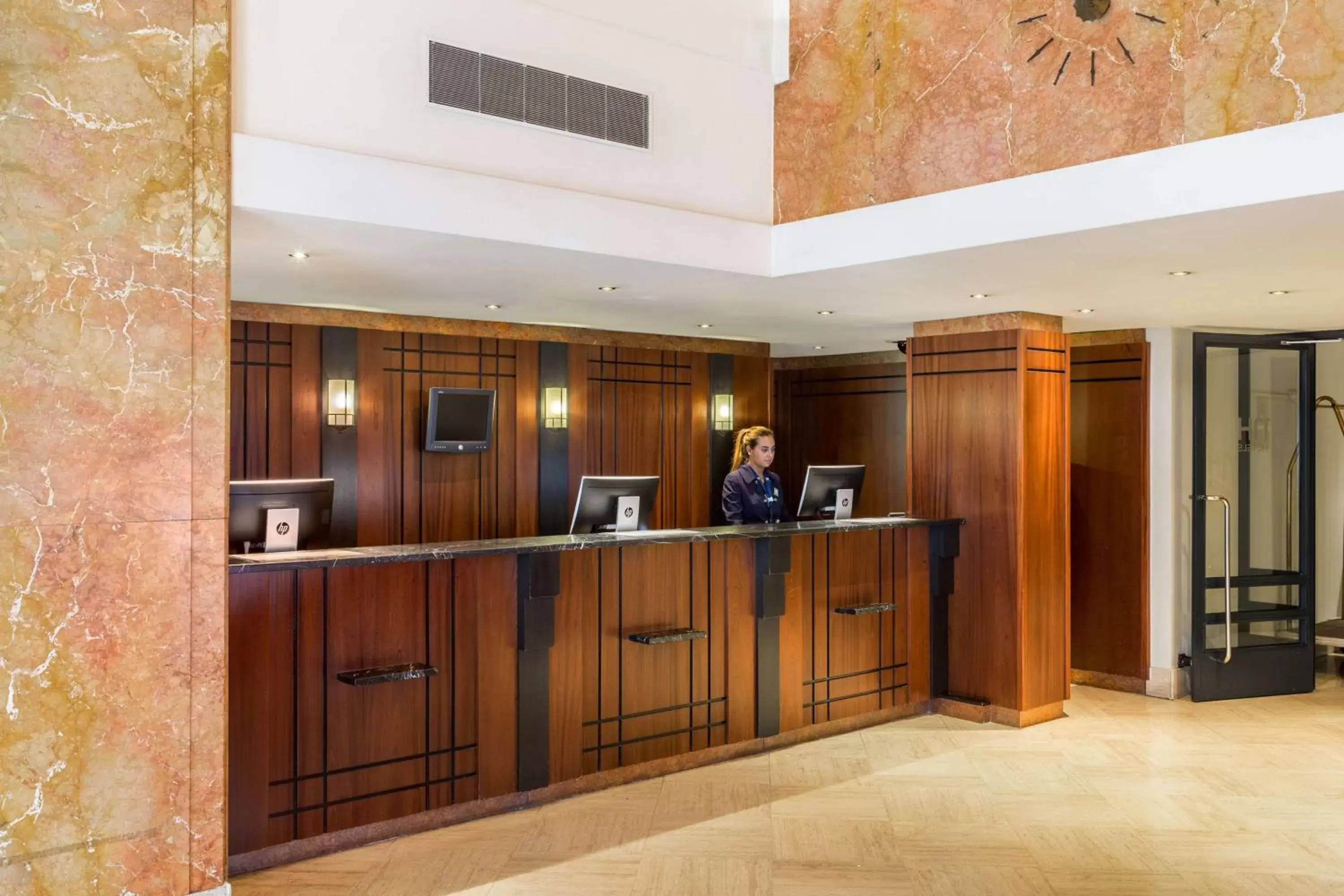Lobby or reception, Lobby/Reception in NH Atlanta Rotterdam Hotel