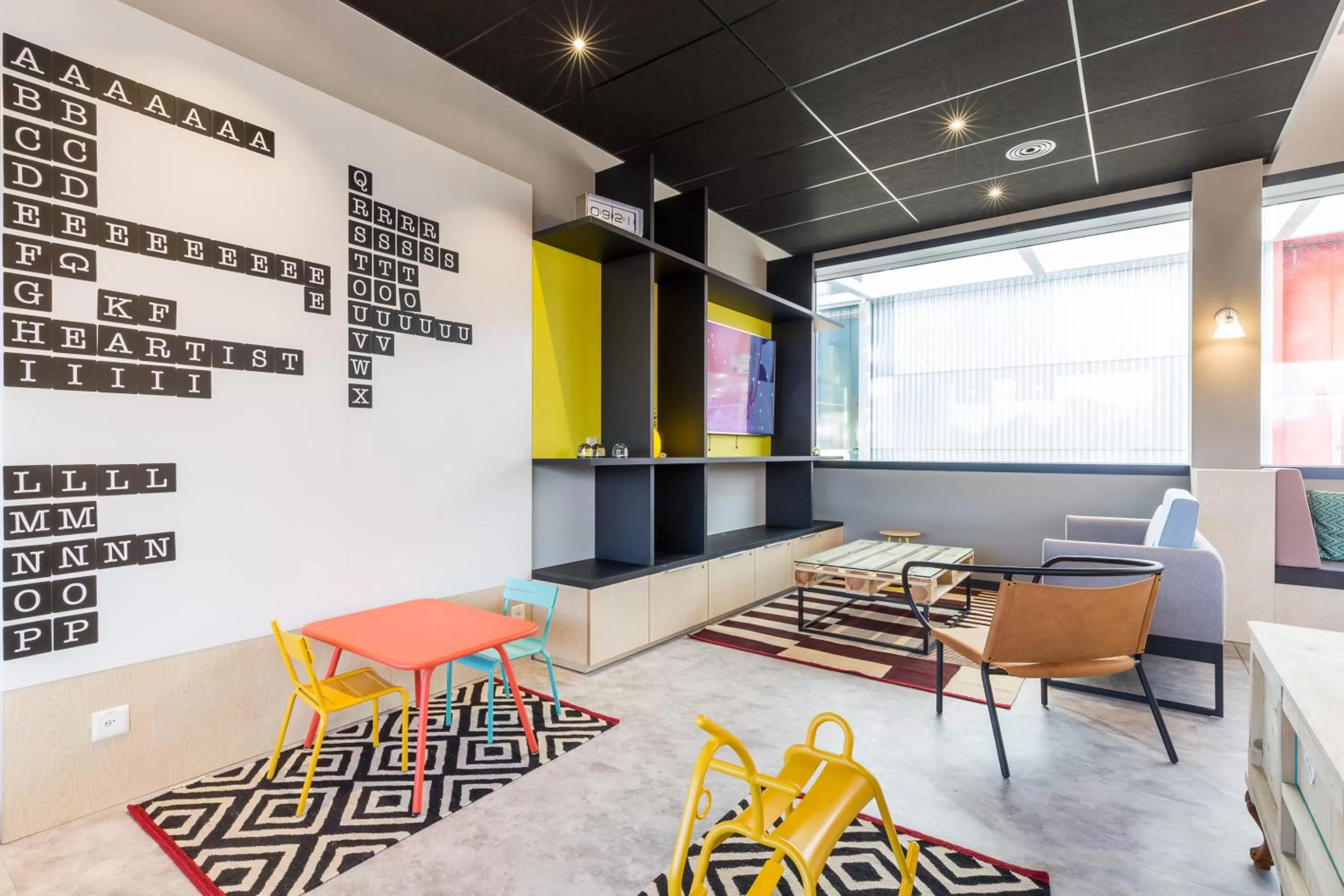 Lounge or bar in ibis Styles Geneve Palexpo Aeroport