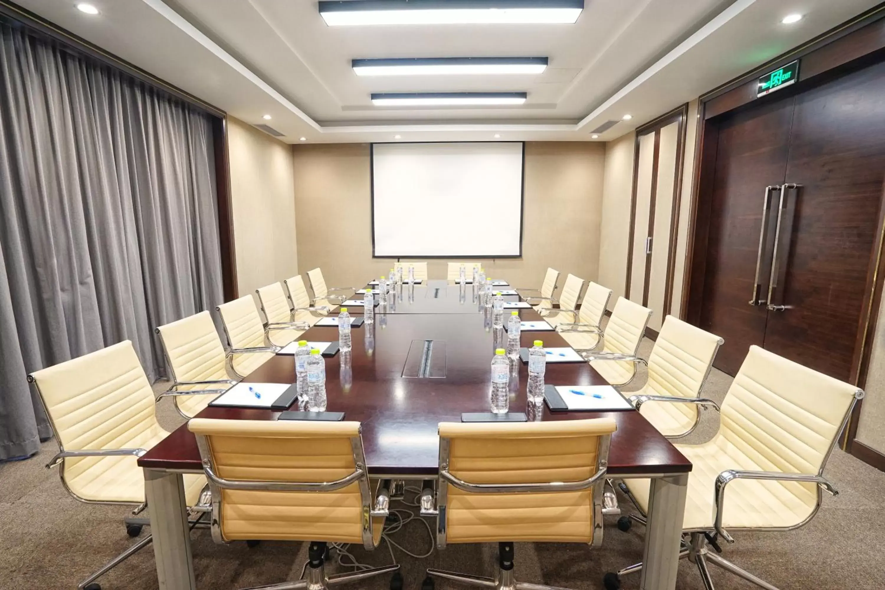 Meeting/conference room in Holiday Inn Express Beijing Temple of Heaven, an IHG Hotel