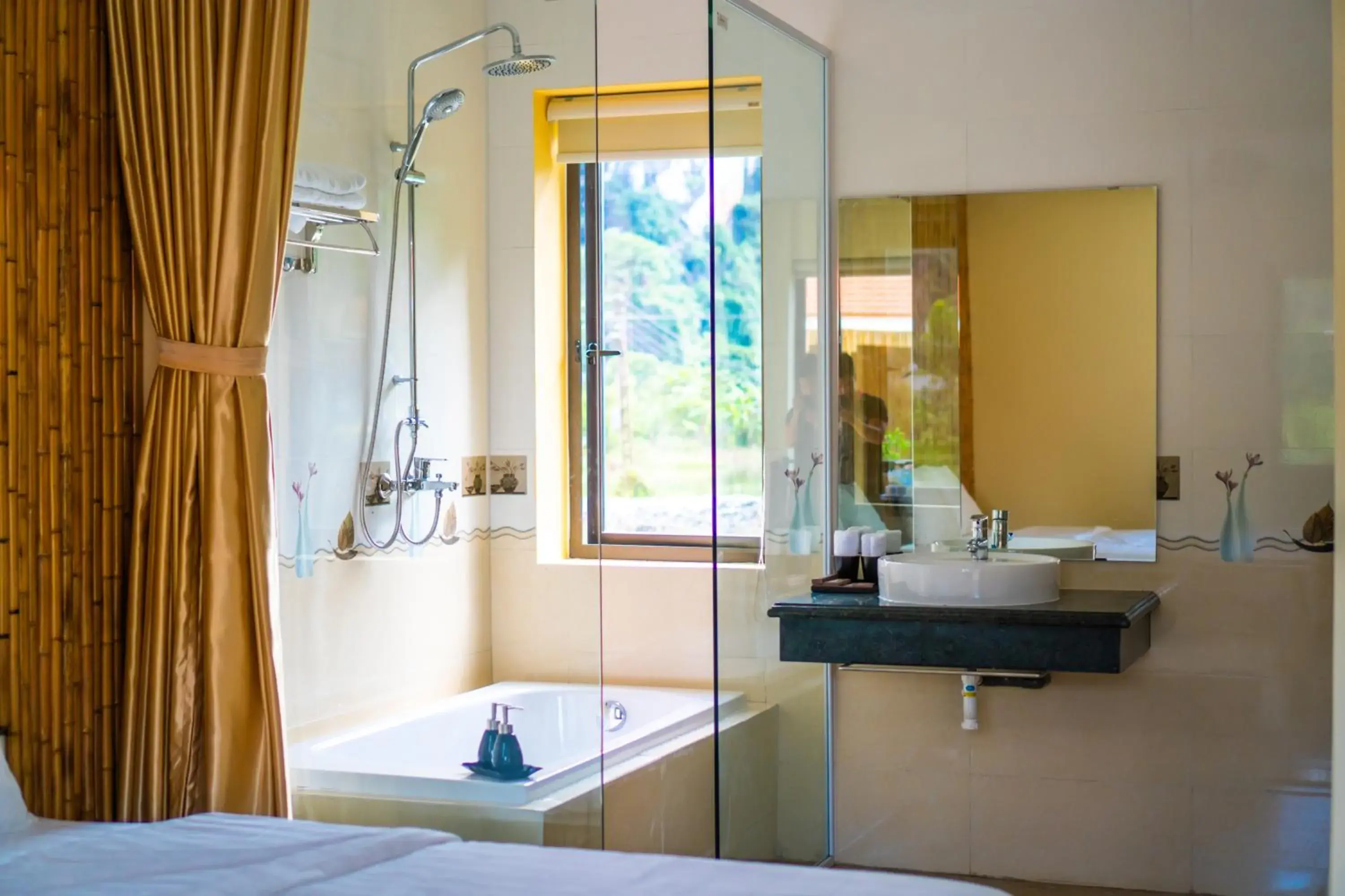 Bathroom in Trang An Retreat