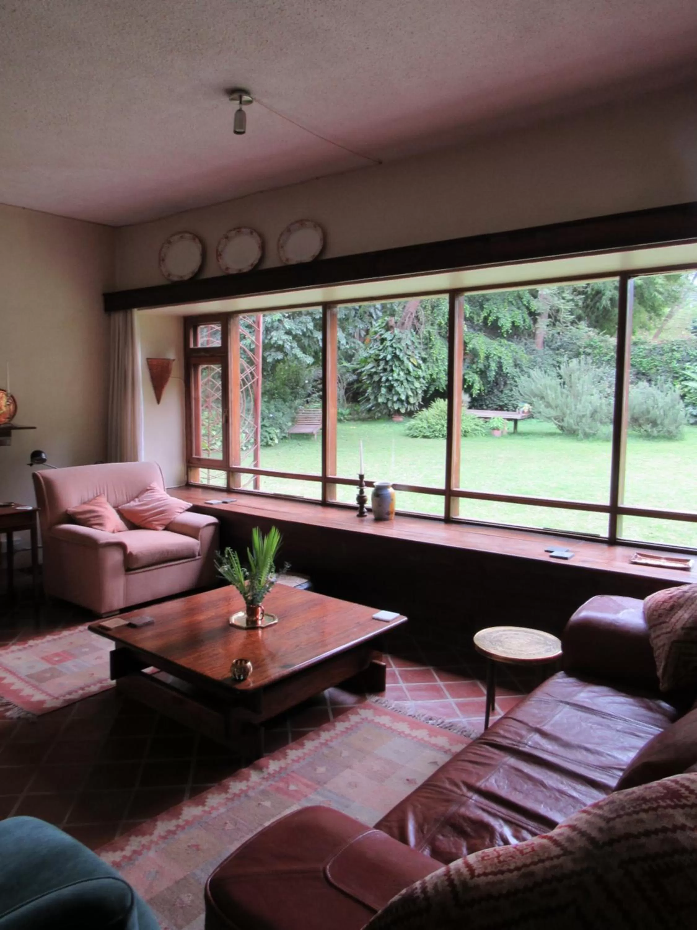 Communal lounge/ TV room in The Researchers Rest