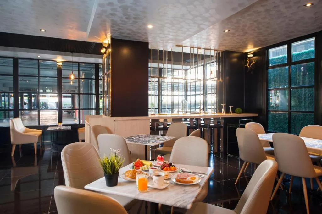 Marigold Sukhumvit - Free Shuttle to BTS Bearing Station