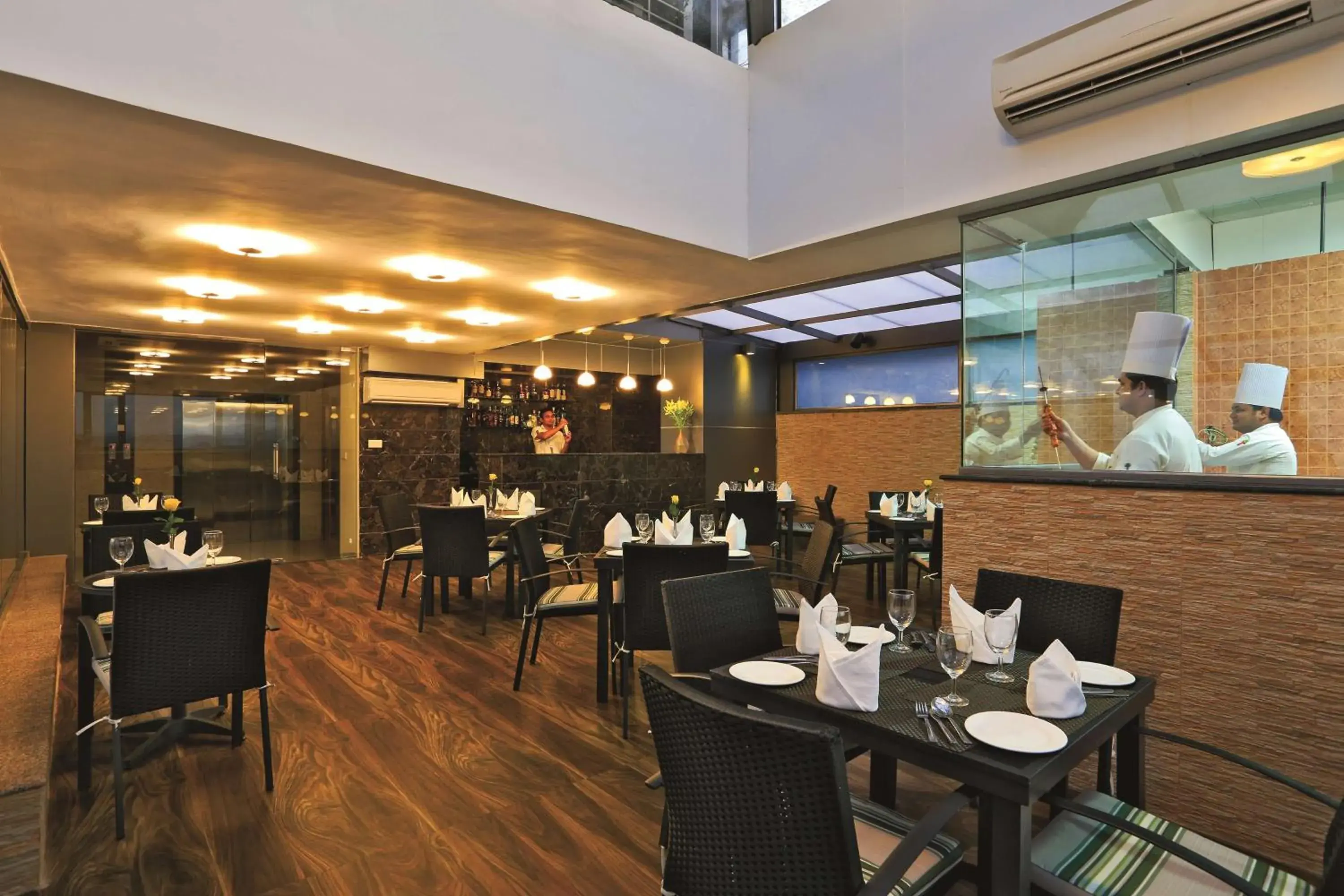 Lounge or bar, Restaurant/Places to Eat in Country Inn & Suites By Radisson Goa Panjim