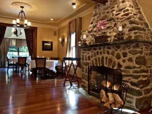 Restaurant/Places to Eat in Woodfield Manor - A Sundance Vacations Property