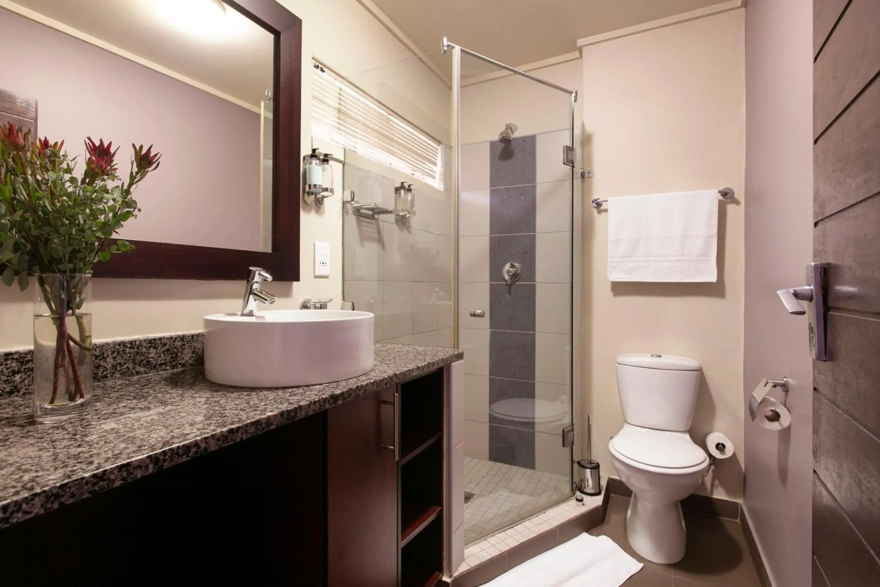 Shower, Bathroom in Absolute Farenden Apartments