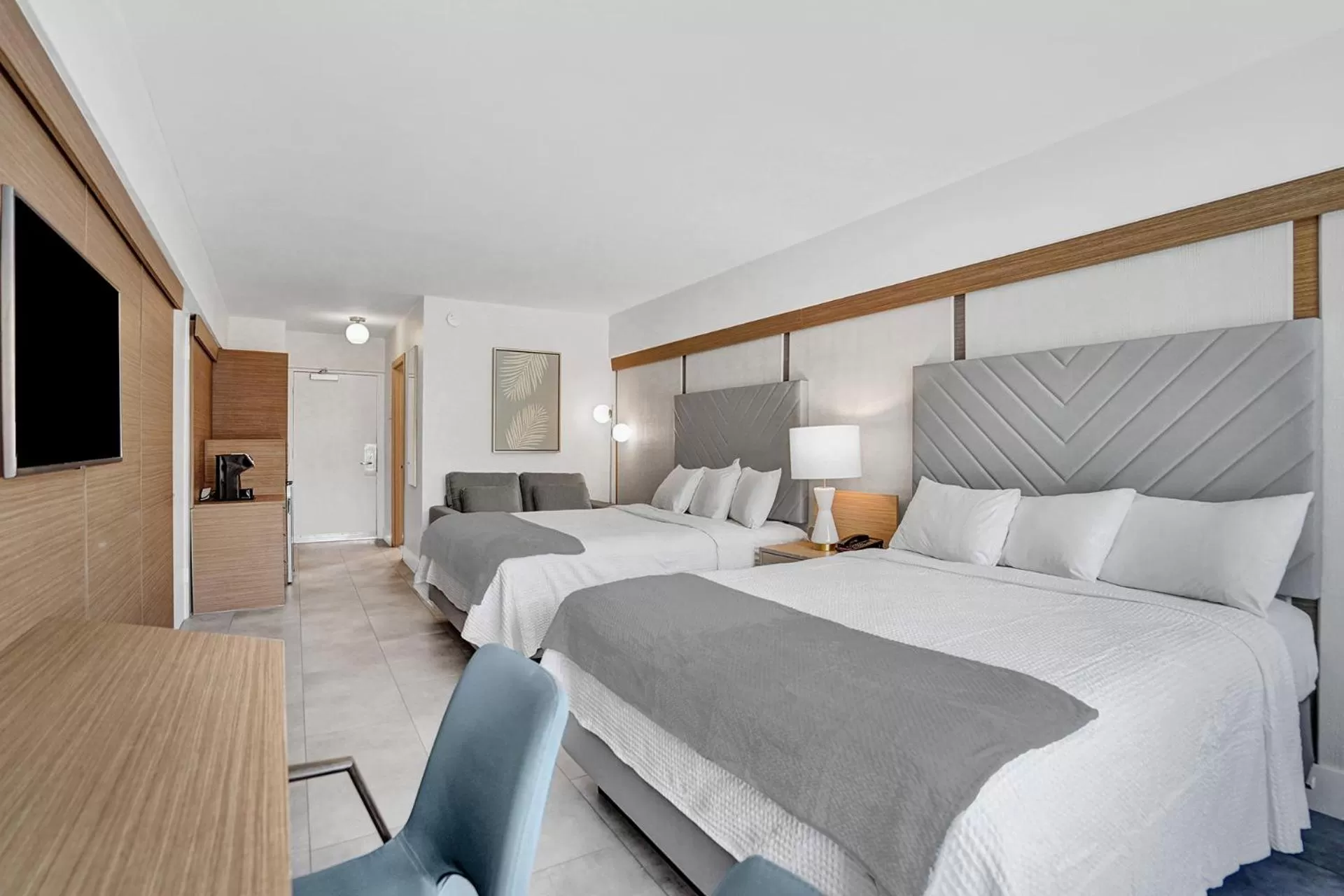 Bedroom, Bed in The Garden Hotel & Resort