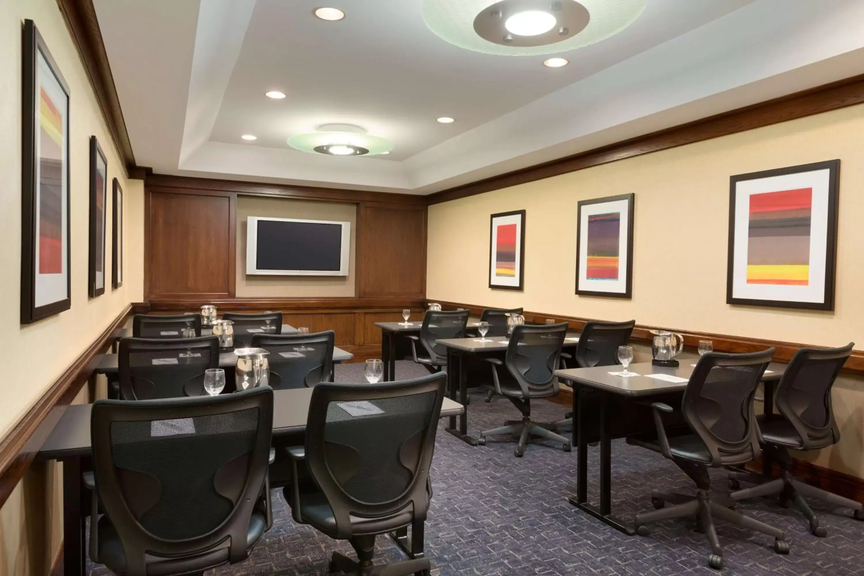 Meeting/conference room, Restaurant/Places to Eat in Embassy Suites by Hilton Chicago North Shore Deerfield