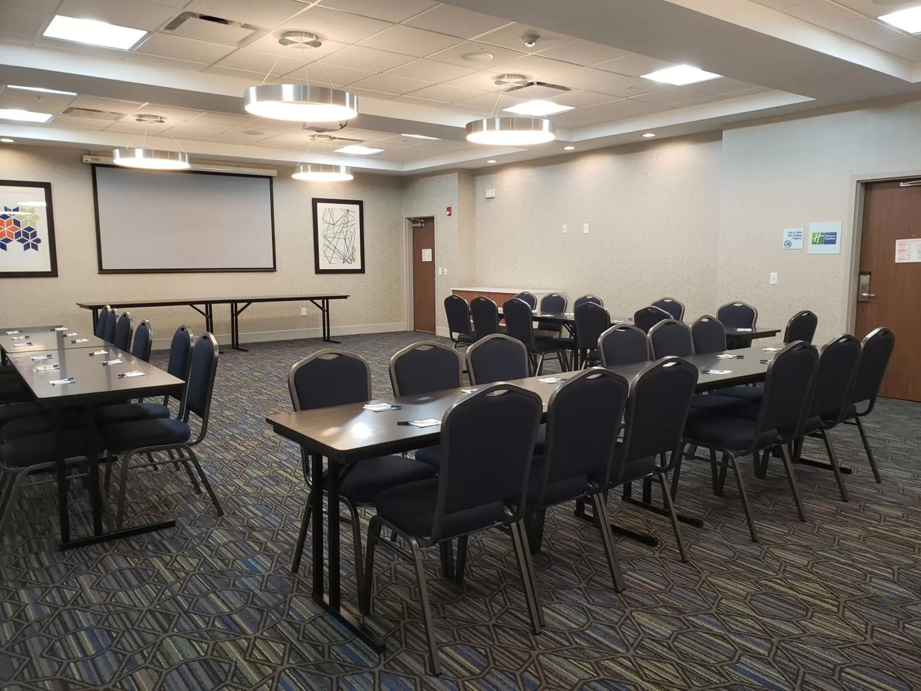 Meeting/conference room in Holiday Inn Express - Macon North, an IHG Hotel