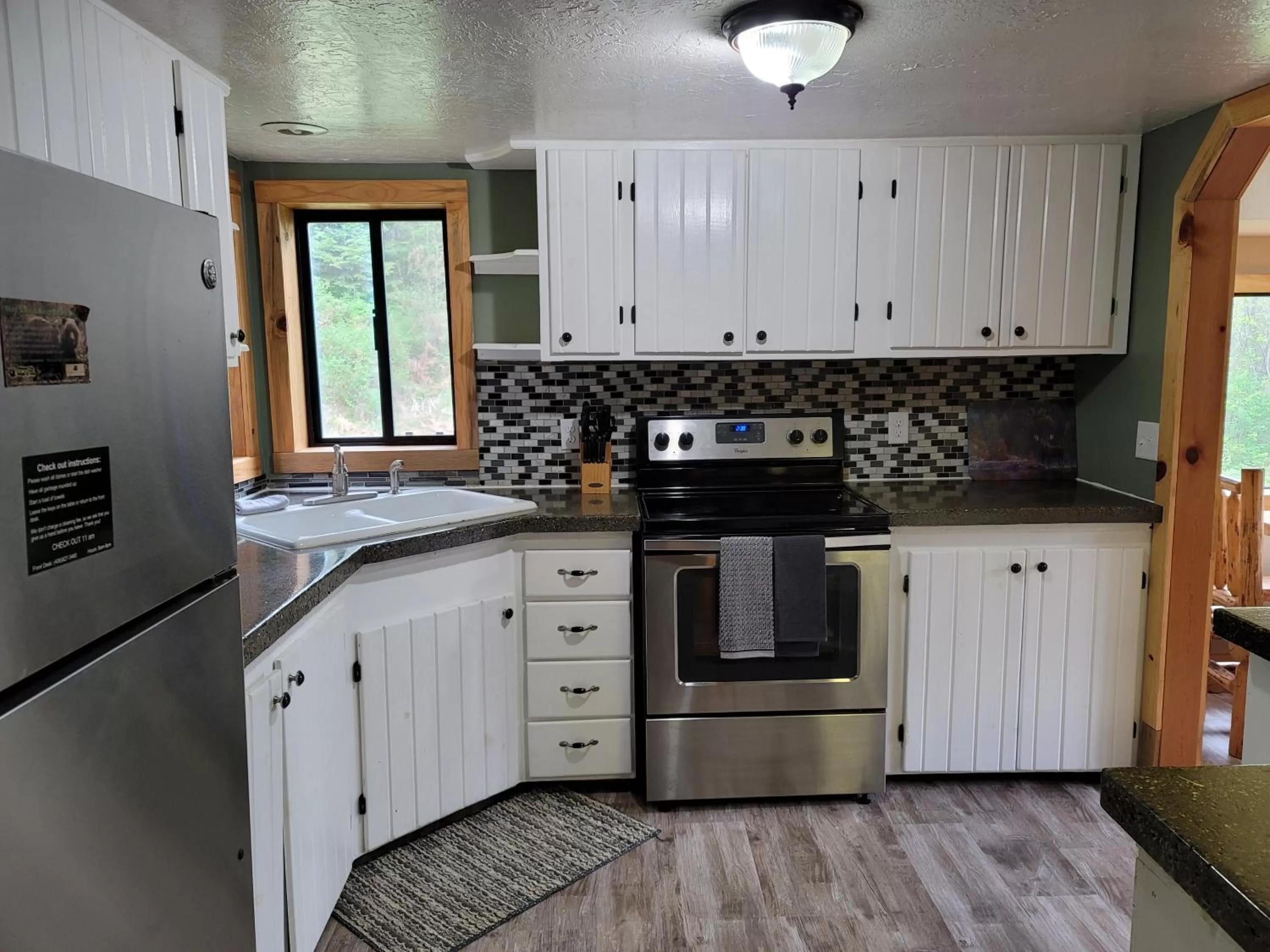 Riverfront Motel & Cabins