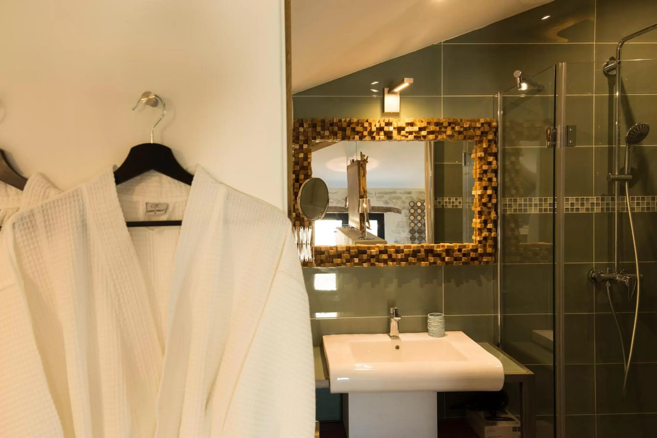 Bathroom in Hôtel La Maison de Crillon