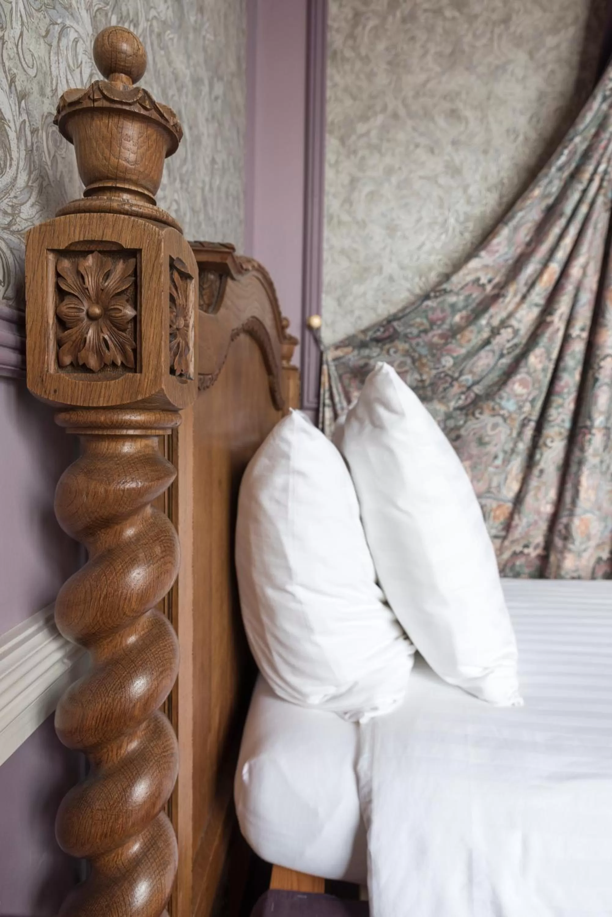Decorative detail, Bed in Hotel Fidder - Patrick's Whisky Bar