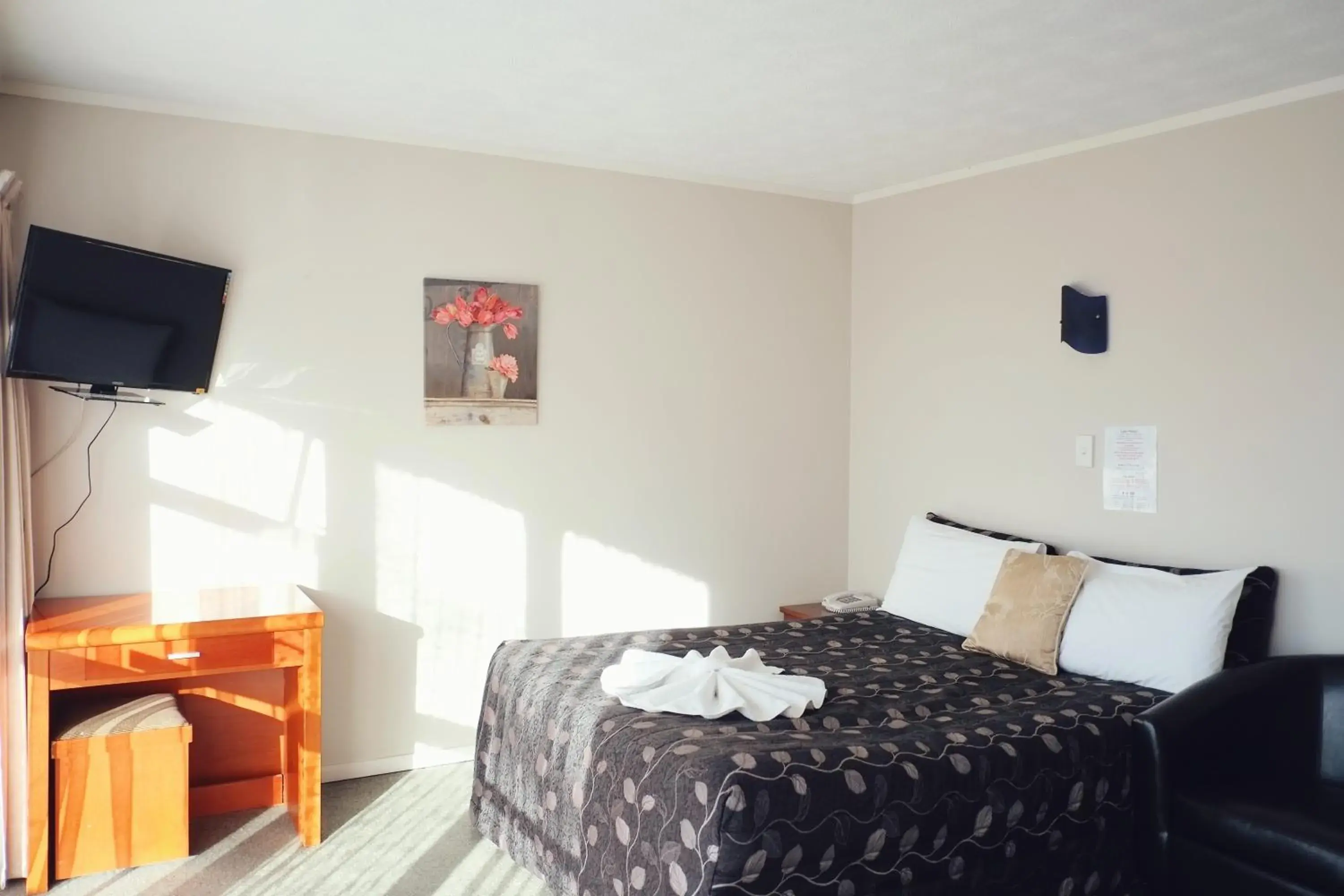 Family One-Bedroom Suite in Gateway International Motel Family One-Bedroom Suite in Gateway International Motel