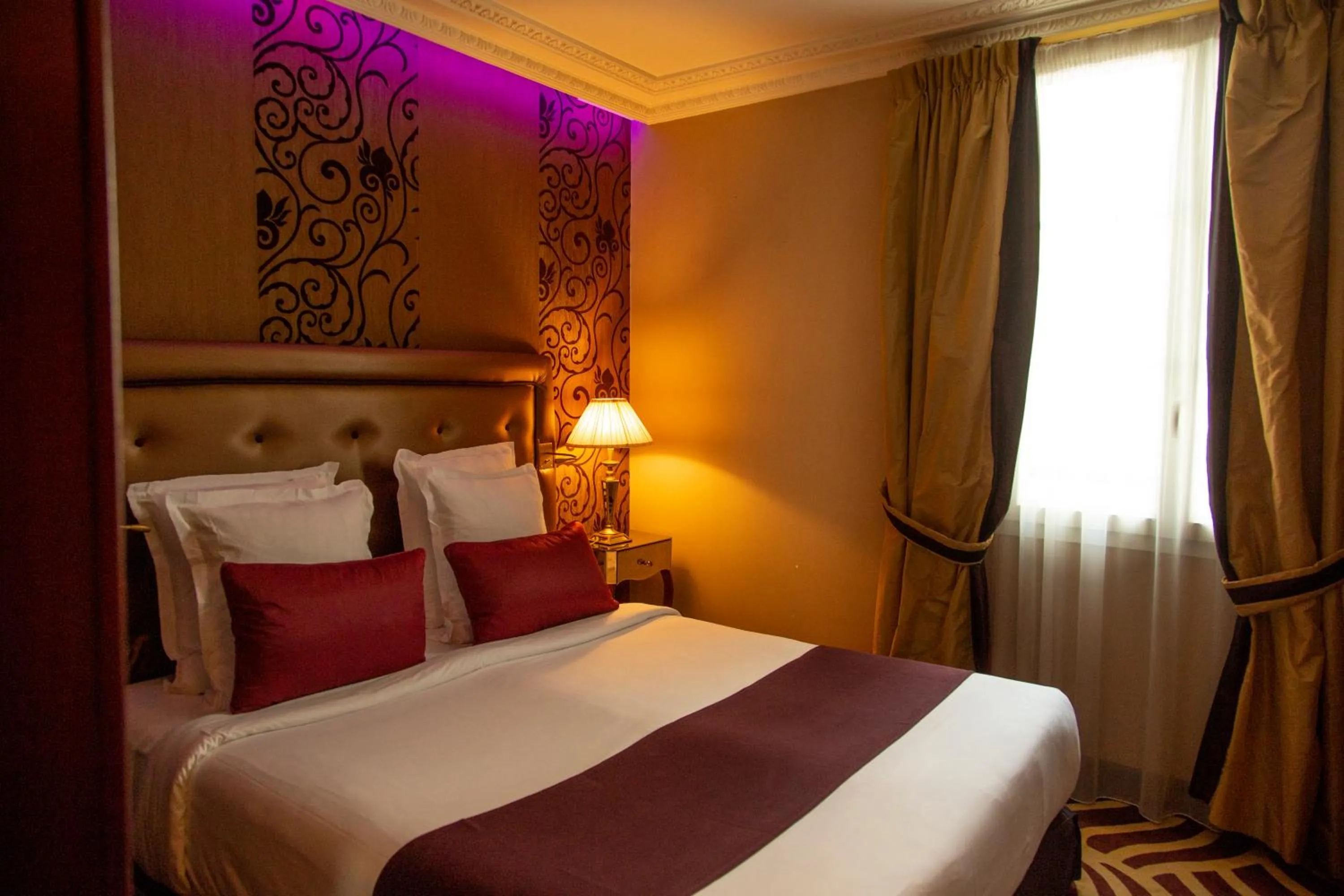 Bed in Hotel Du Beaumont