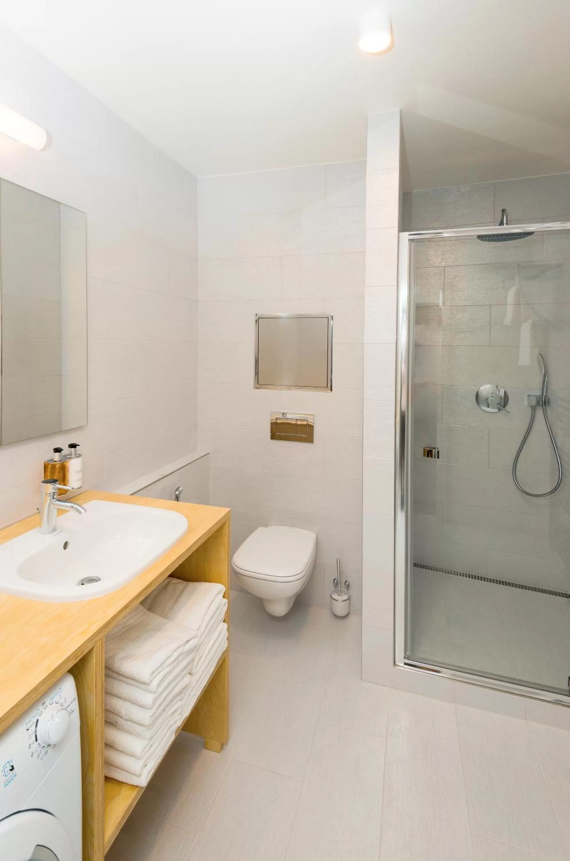 Shower in Residence Trafick