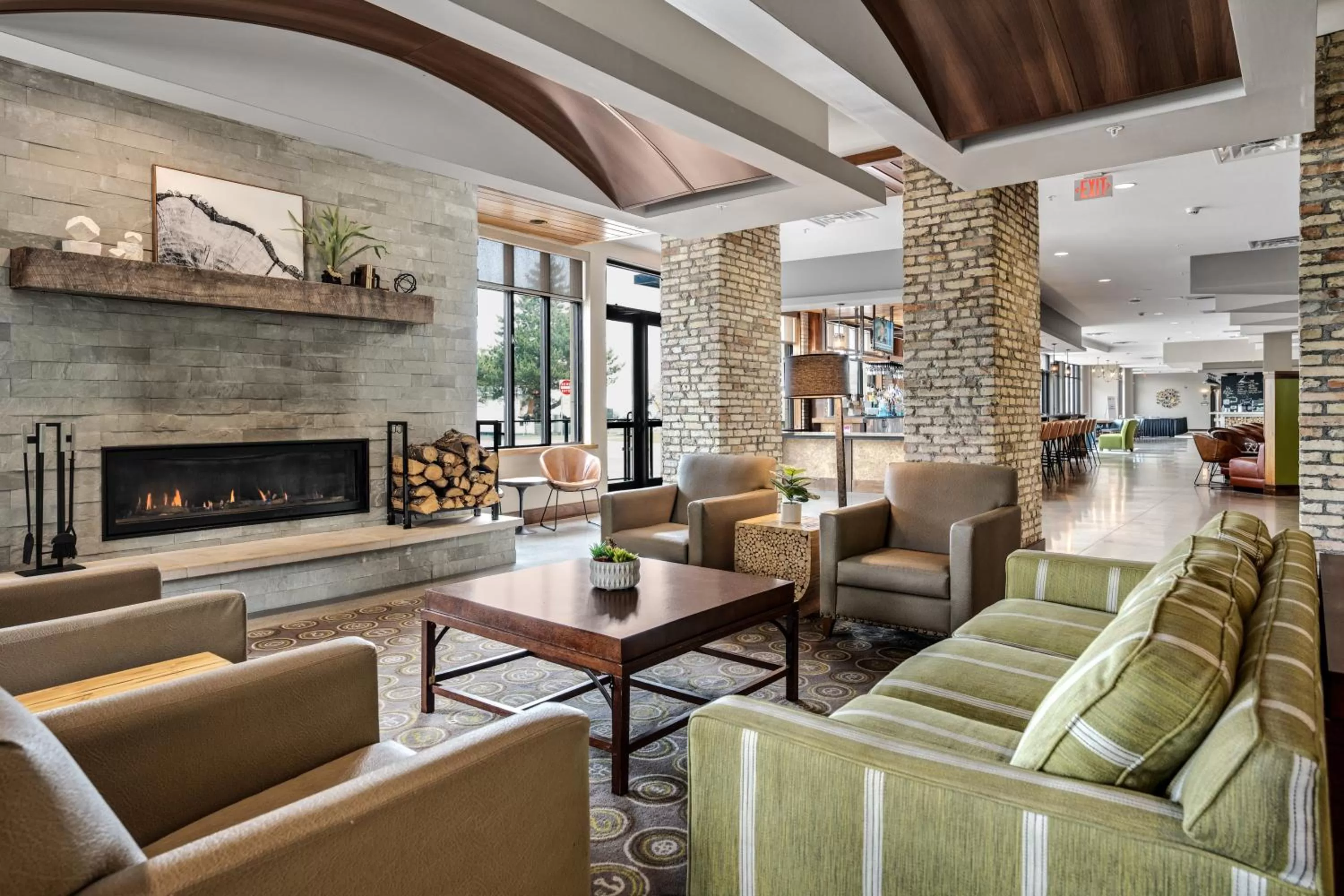 Lobby or reception in Hotel Indigo Traverse City by IHG
