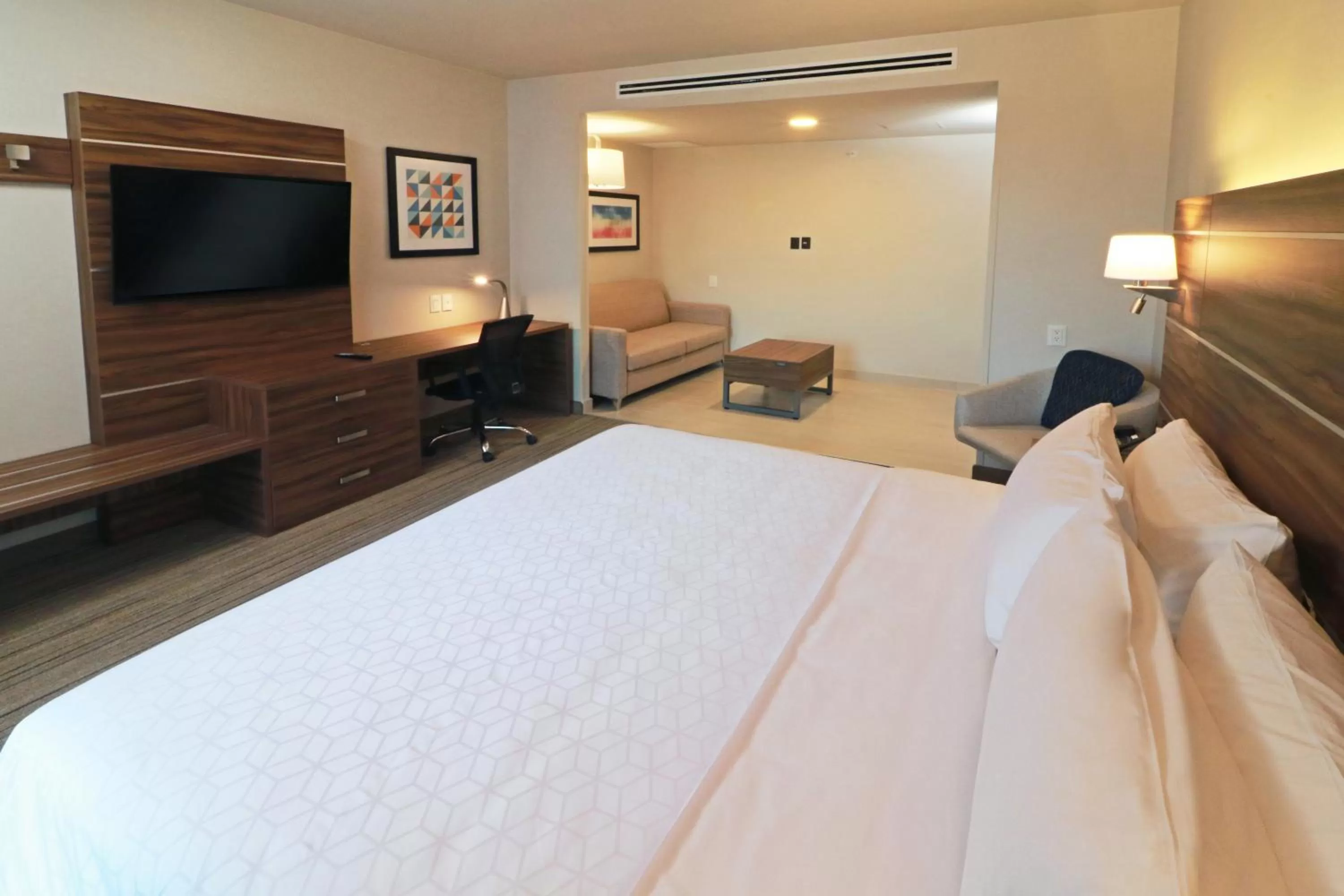 Bed in Holiday Inn Express - Monterrey - Fundidora by IHG