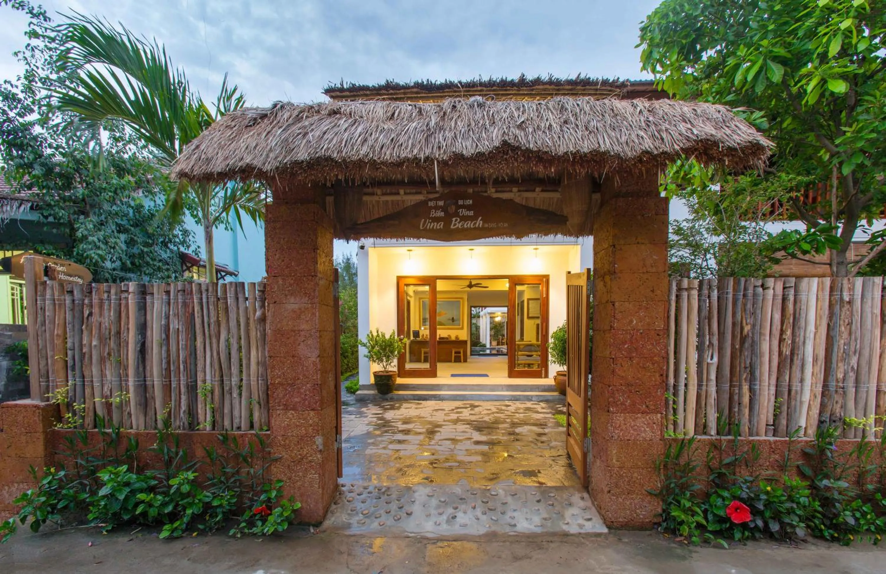 Facade/entrance in Vina Beach Pool Villas