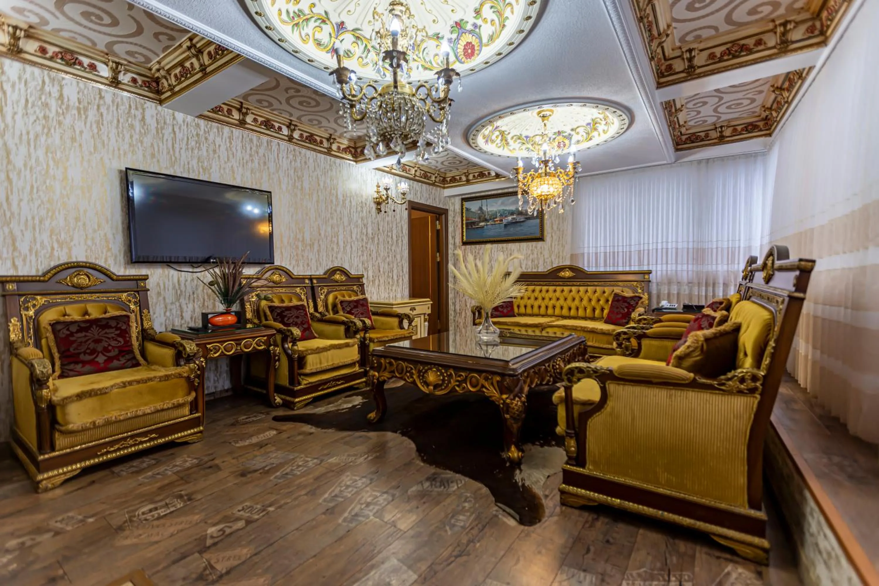 Living room in Marmaray Hotel