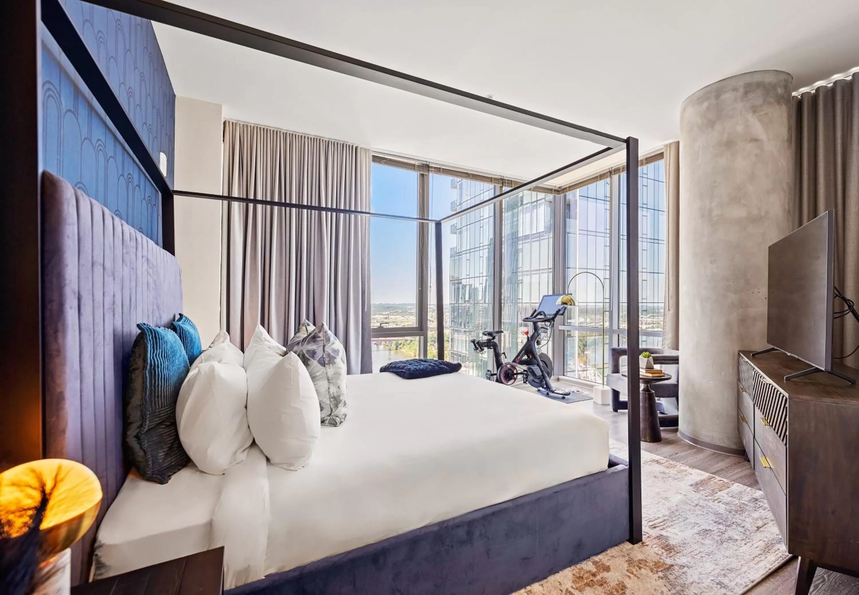 Bedroom, Bed in Placemakr Premier SoBro