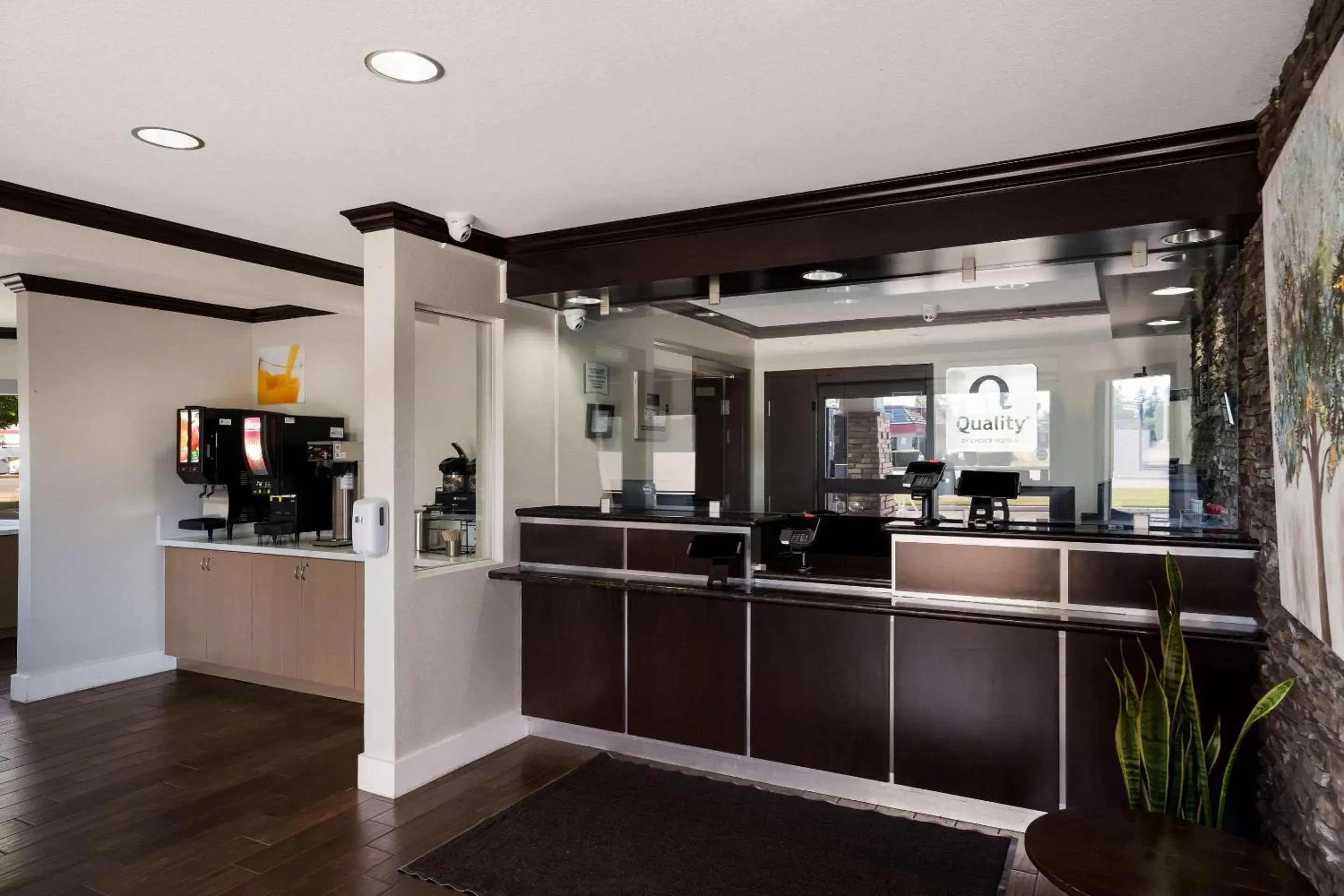 Lobby or reception in Quality Inn Elk Grove-Sacramento Lobby or reception in Quality Inn Elk Grove-Sacramento