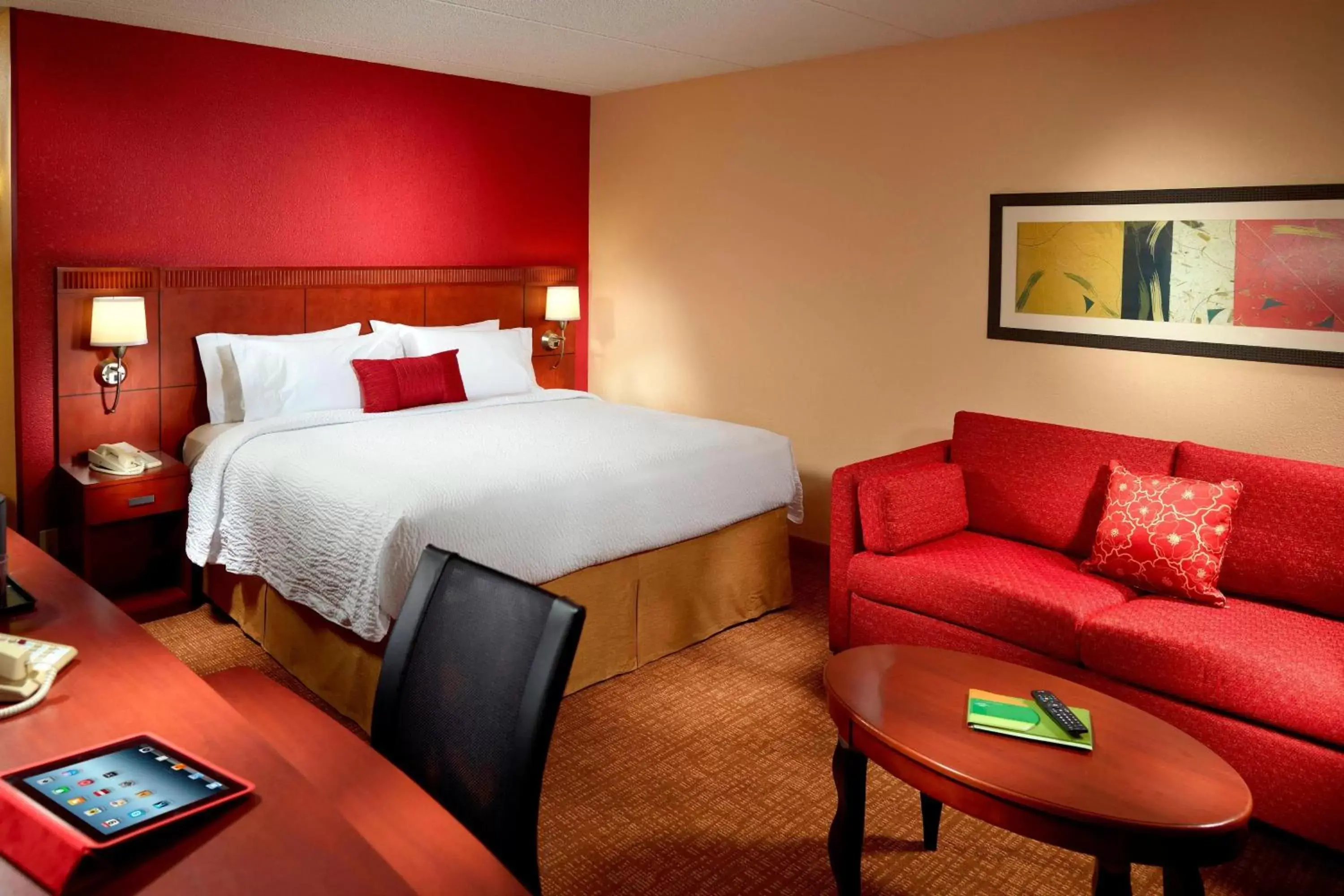 Photo of the whole room, Bed in Courtyard by Marriott Columbus