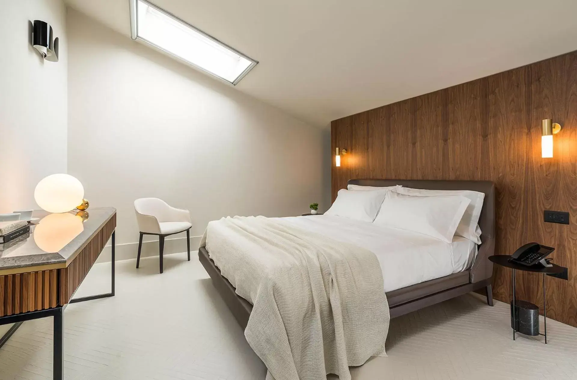 Bedroom, Bed in Byssus Suites