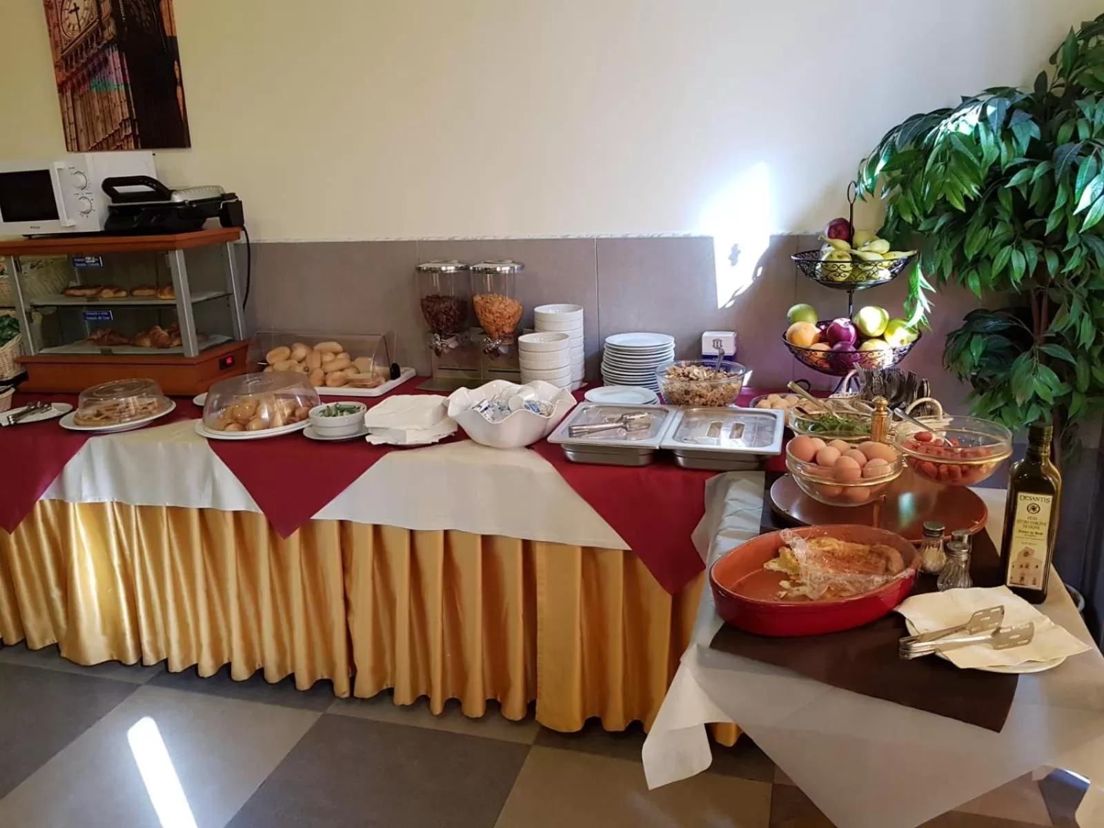 Continental breakfast in Capodichino International Hotel
