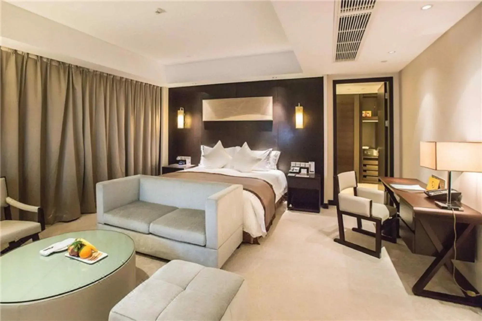 Bed in Howard Johnson IFC Plaza Ningbo Bed in Howard Johnson IFC Plaza Ningbo