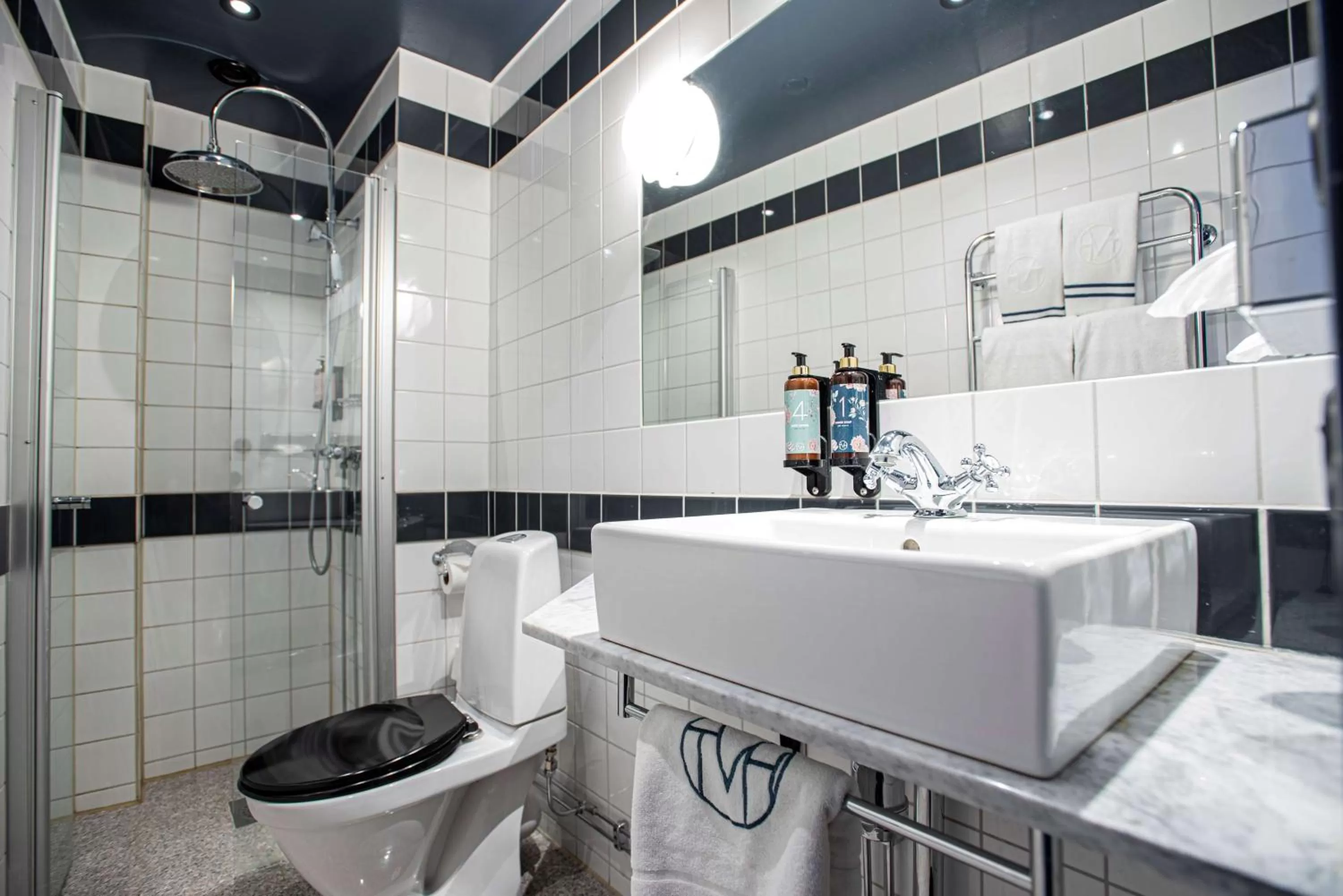 Bedroom in The Vault Hotel, WorldHotels Crafted