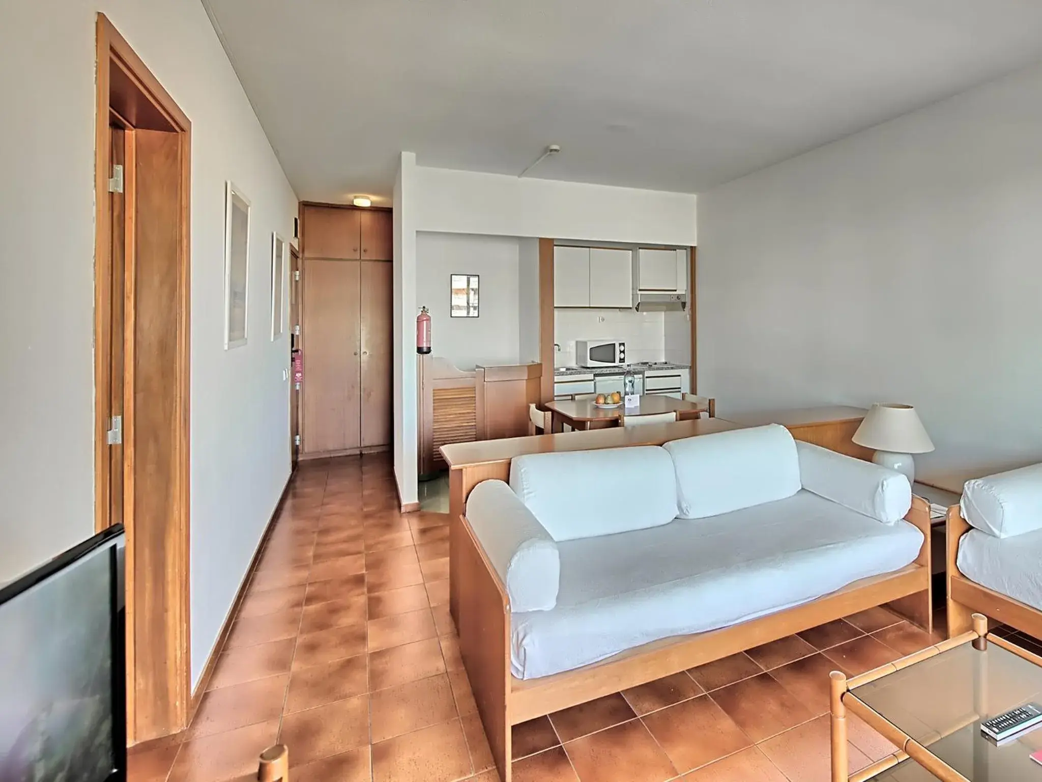 Kitchen or kitchenette, Seating Area in Dom Pedro Portobelo