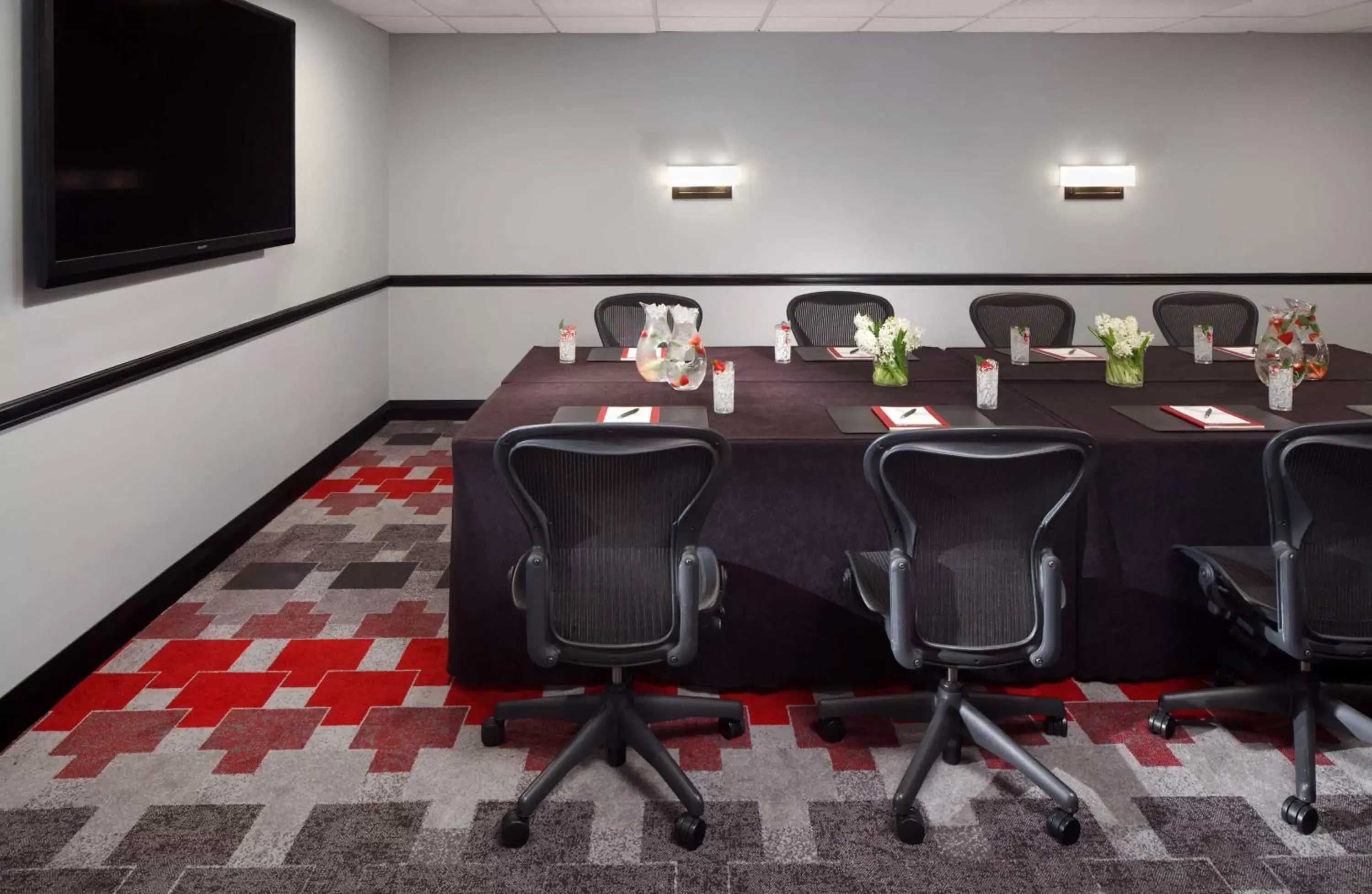 Meeting/conference room in Onyx Boston Downtown