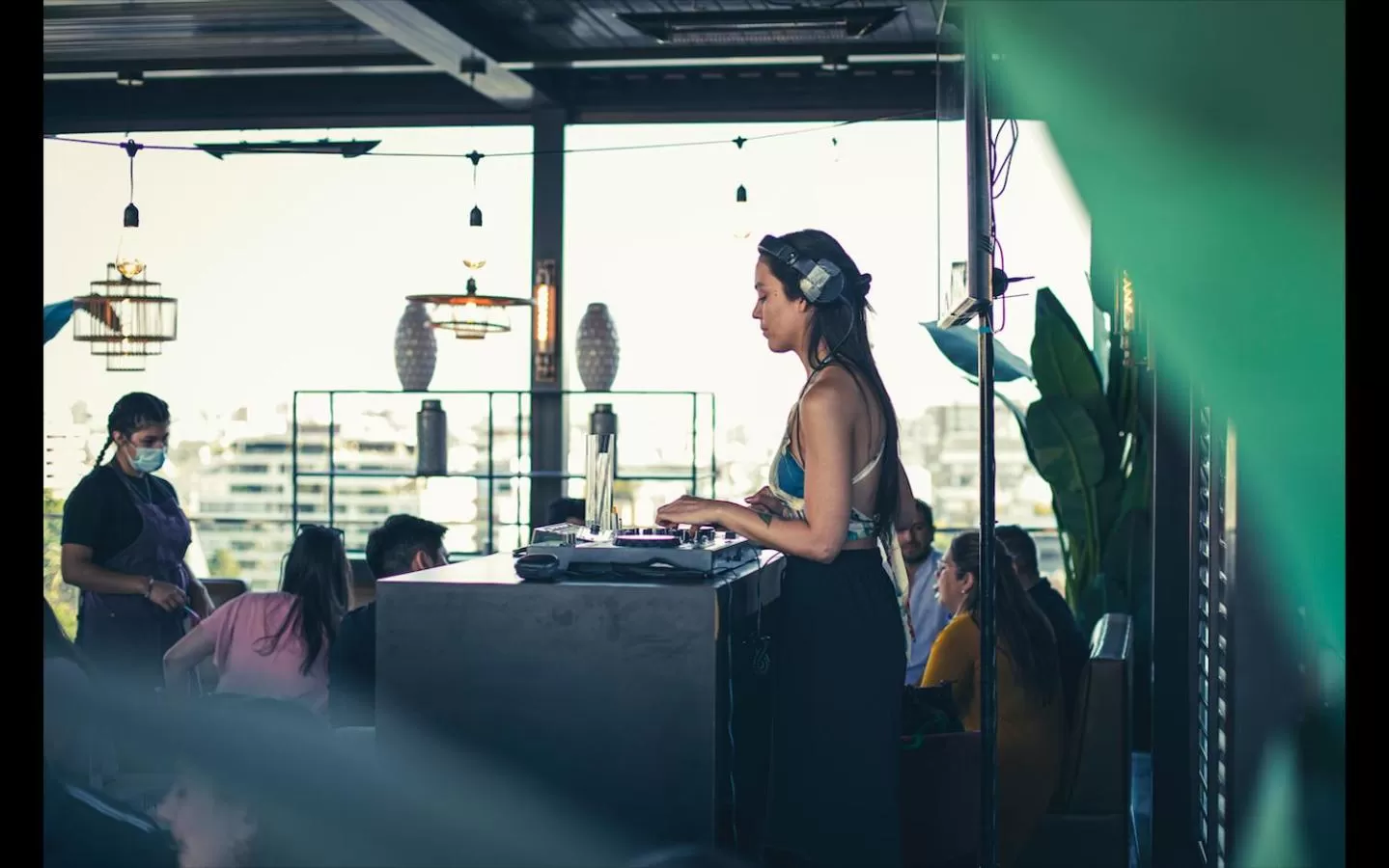 People in Hotel Nodo - El hotel que respira