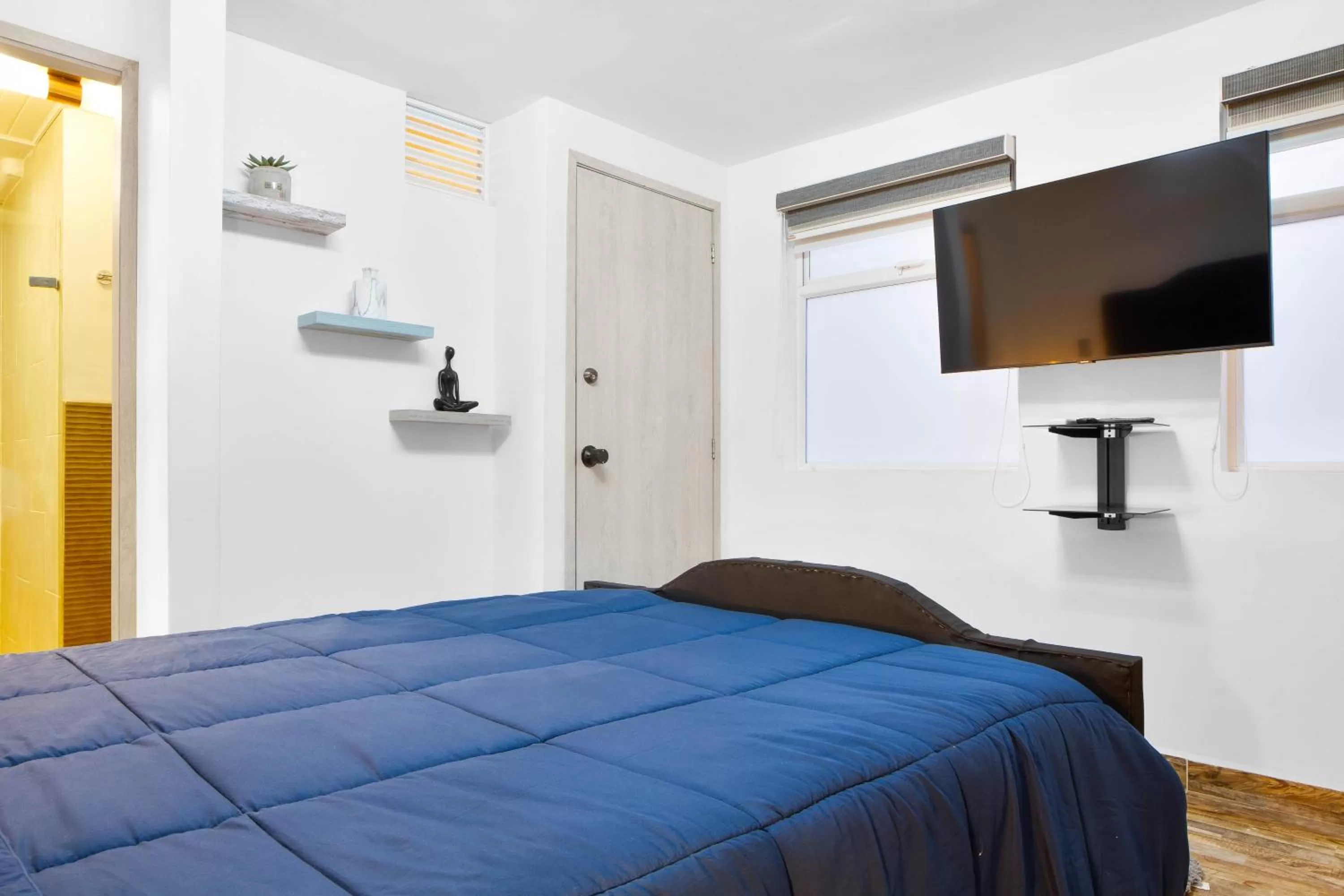 Bedroom, Bed in Miracle