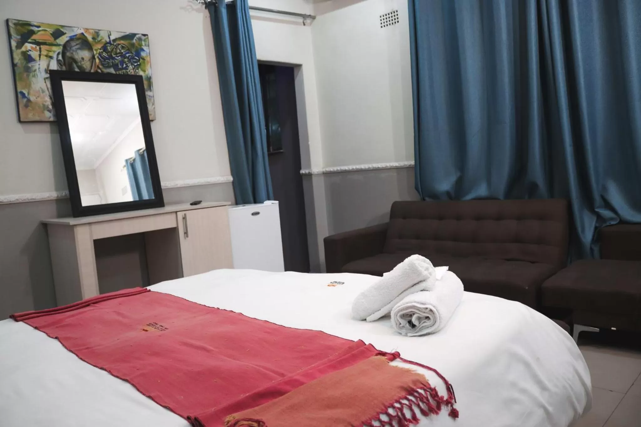 Bed in Gold Crown International Hotel Johannesburg