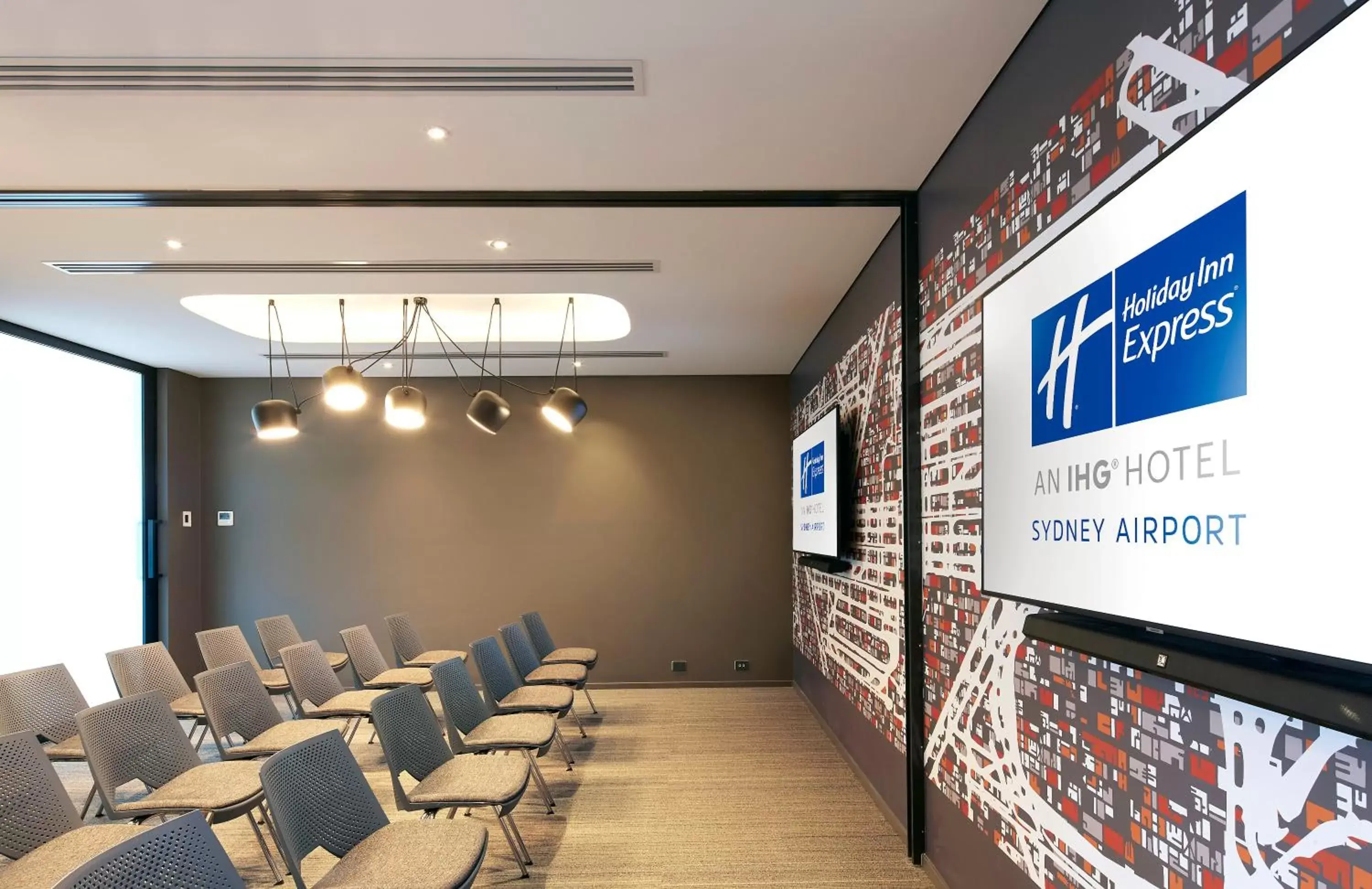 Meeting/conference room in Holiday Inn Express Sydney Airport, an IHG Hotel