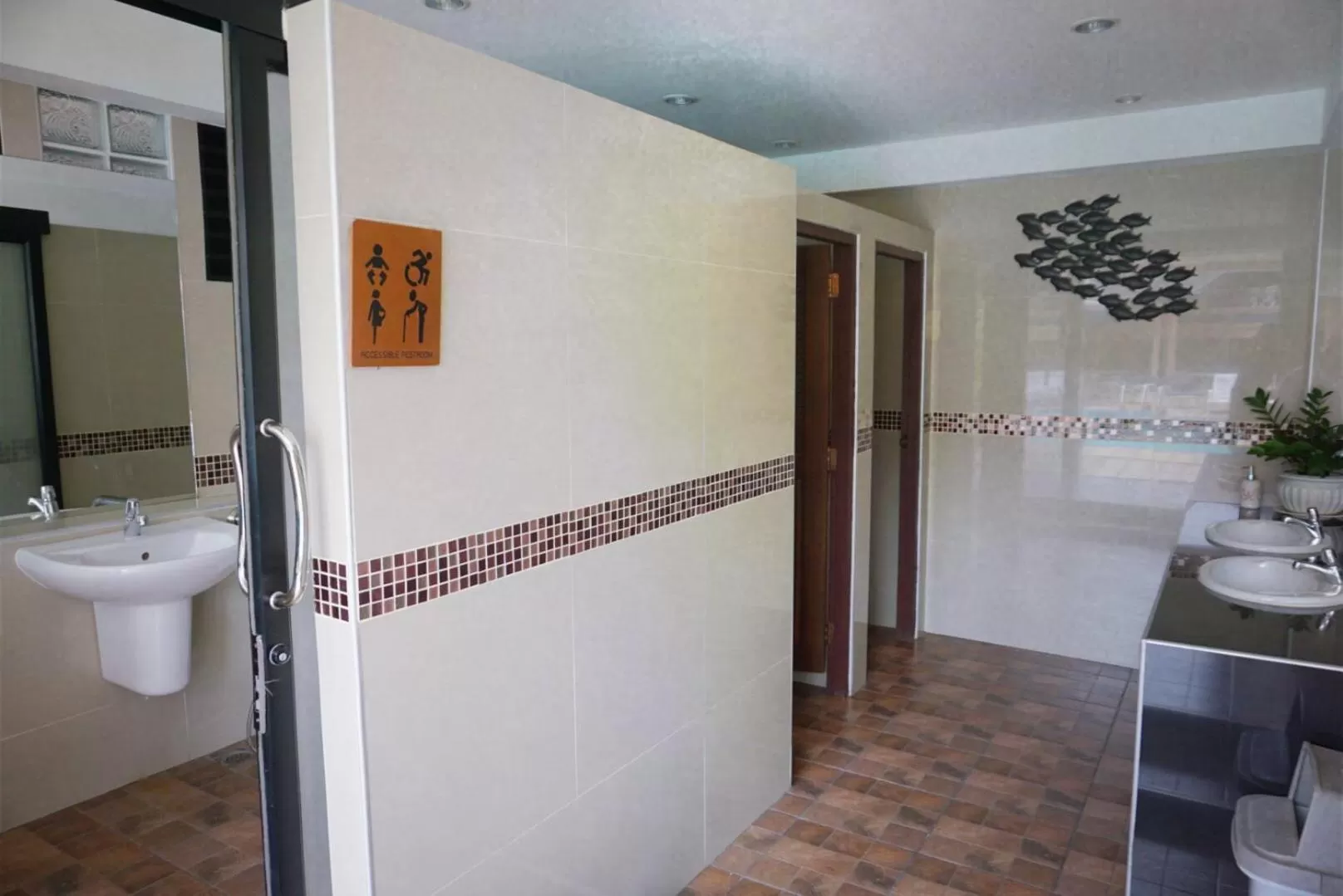 Bathroom in Suppamitr Villa Hotel