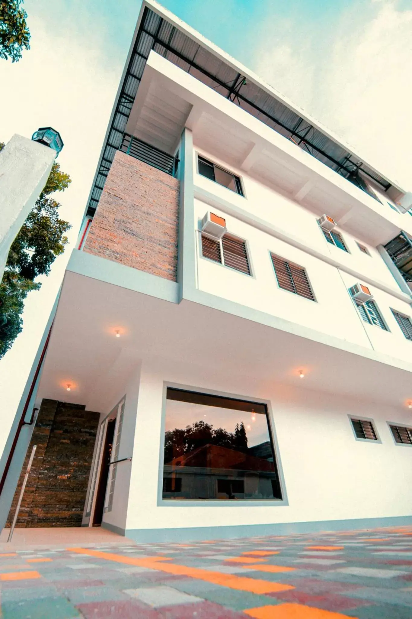 Property building in Kingswick Residences & Lodge Property building in Kingswick Residences & Lodge