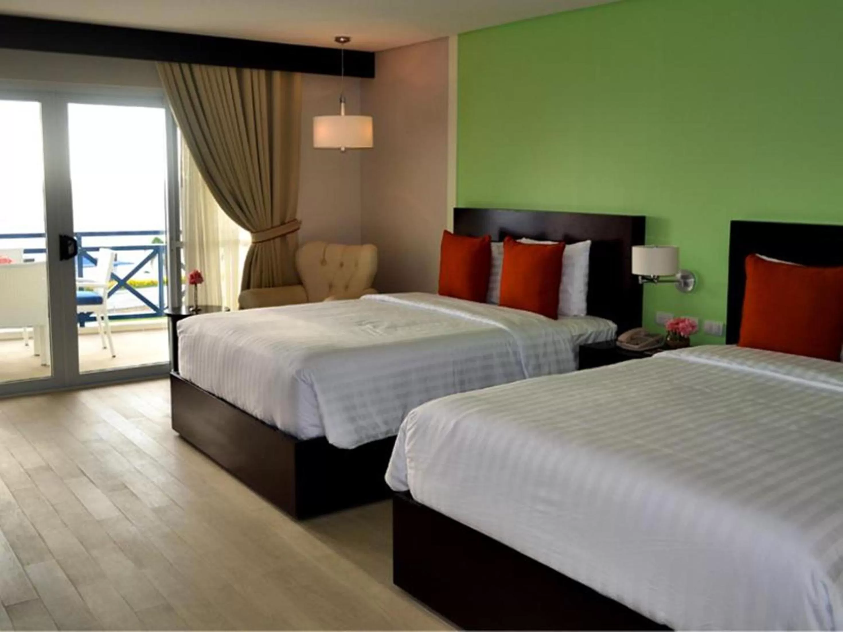 Bedroom, Bed in Thunderbird Resorts - Poro Point