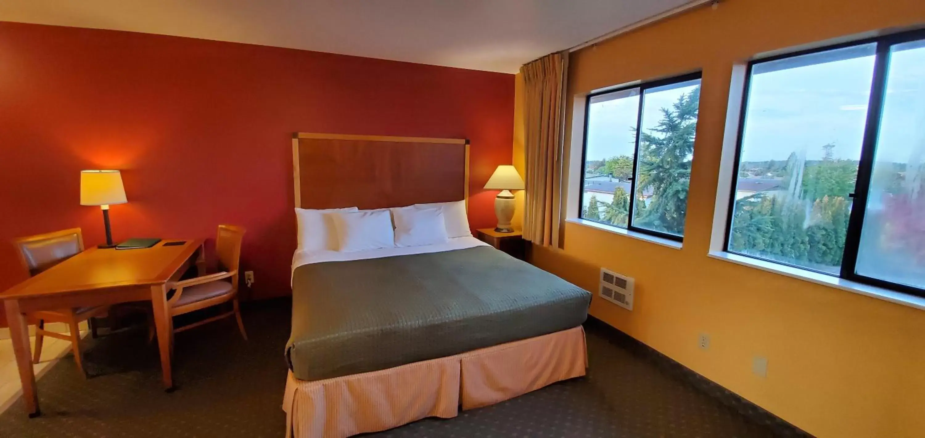 Bed in Olympic View Inn Bed in Olympic View Inn