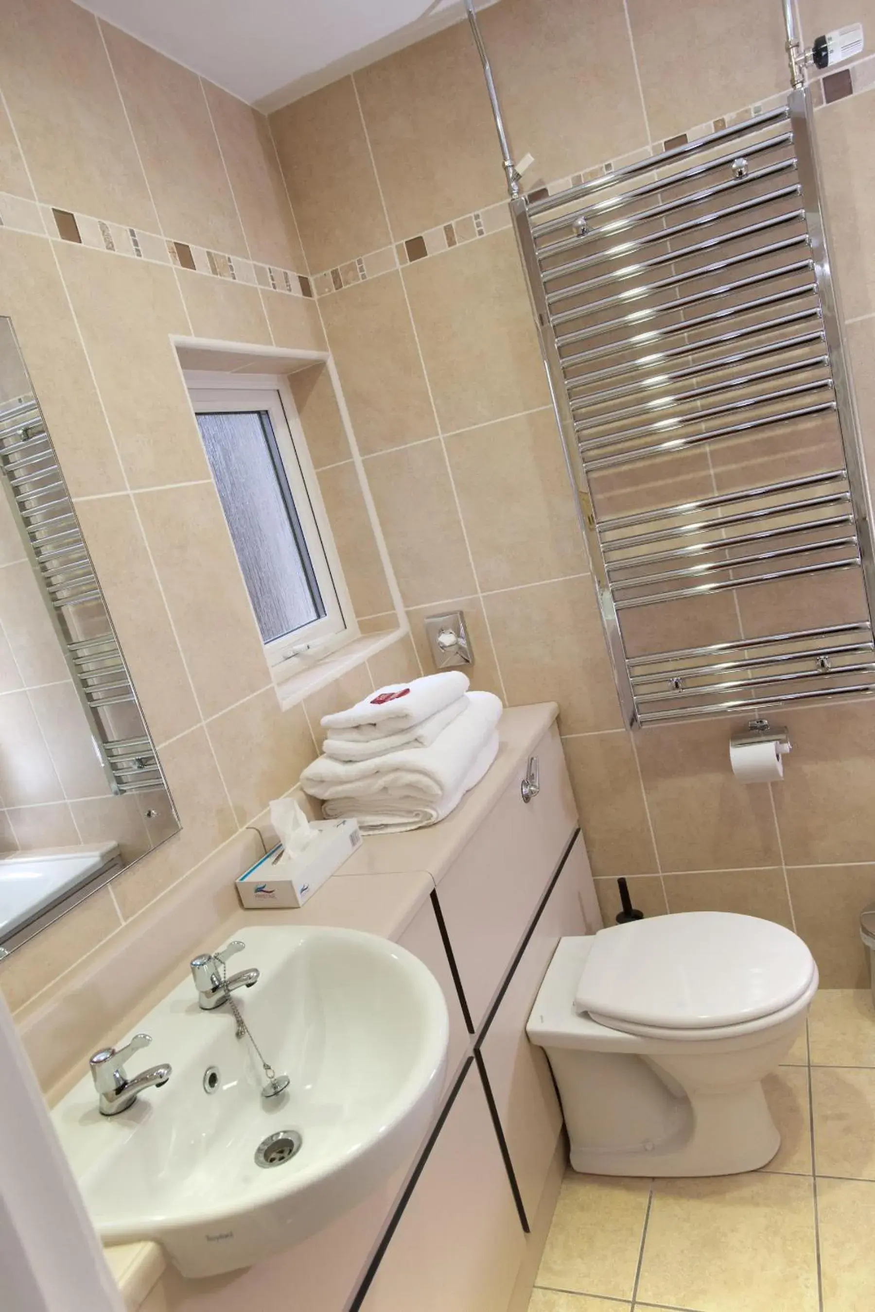 Bathroom in Adair Arms Hotel