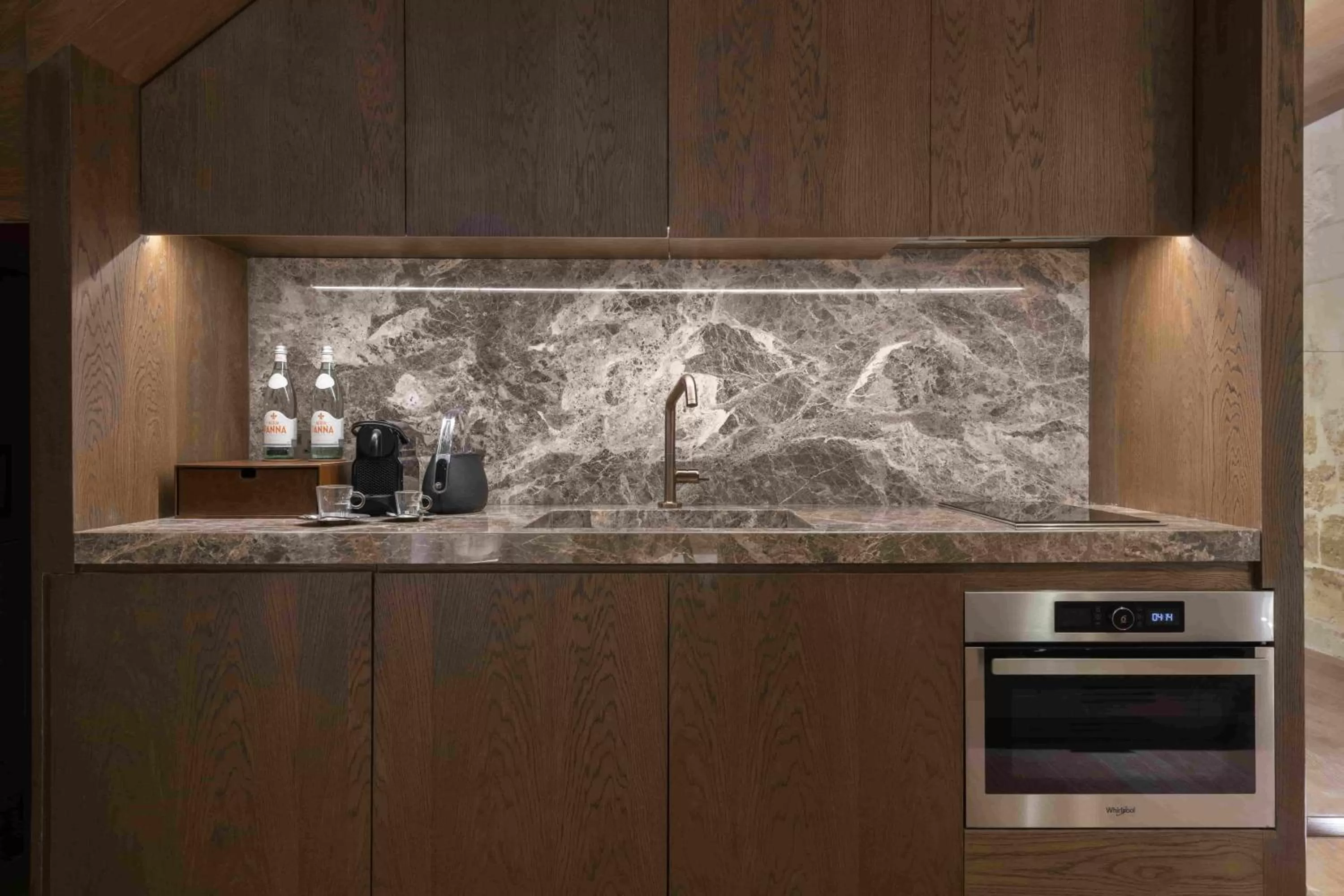 Coffee/tea facilities in Iniala Harbour House