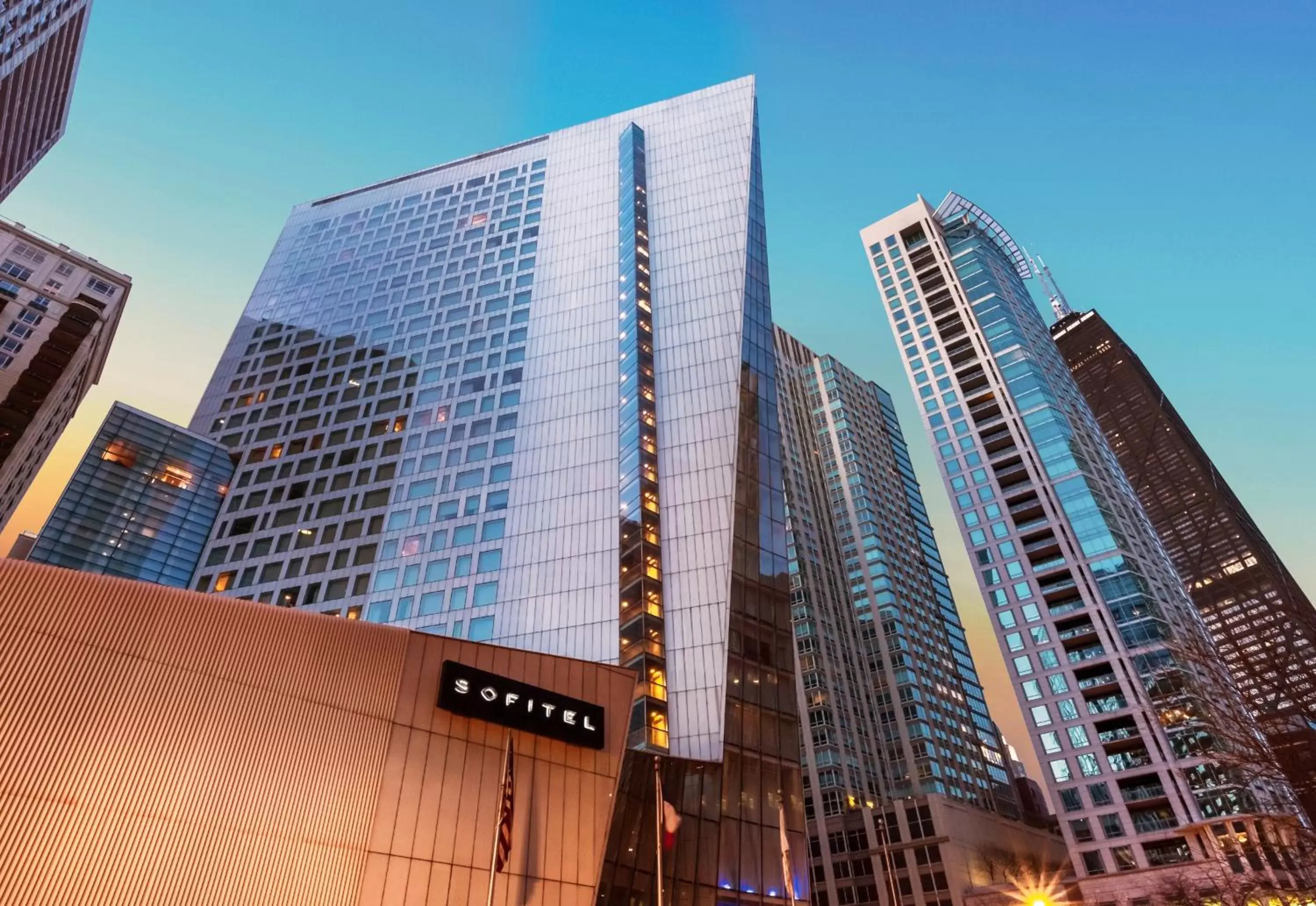 Property Building in Sofitel Chicago Magnificent Mile