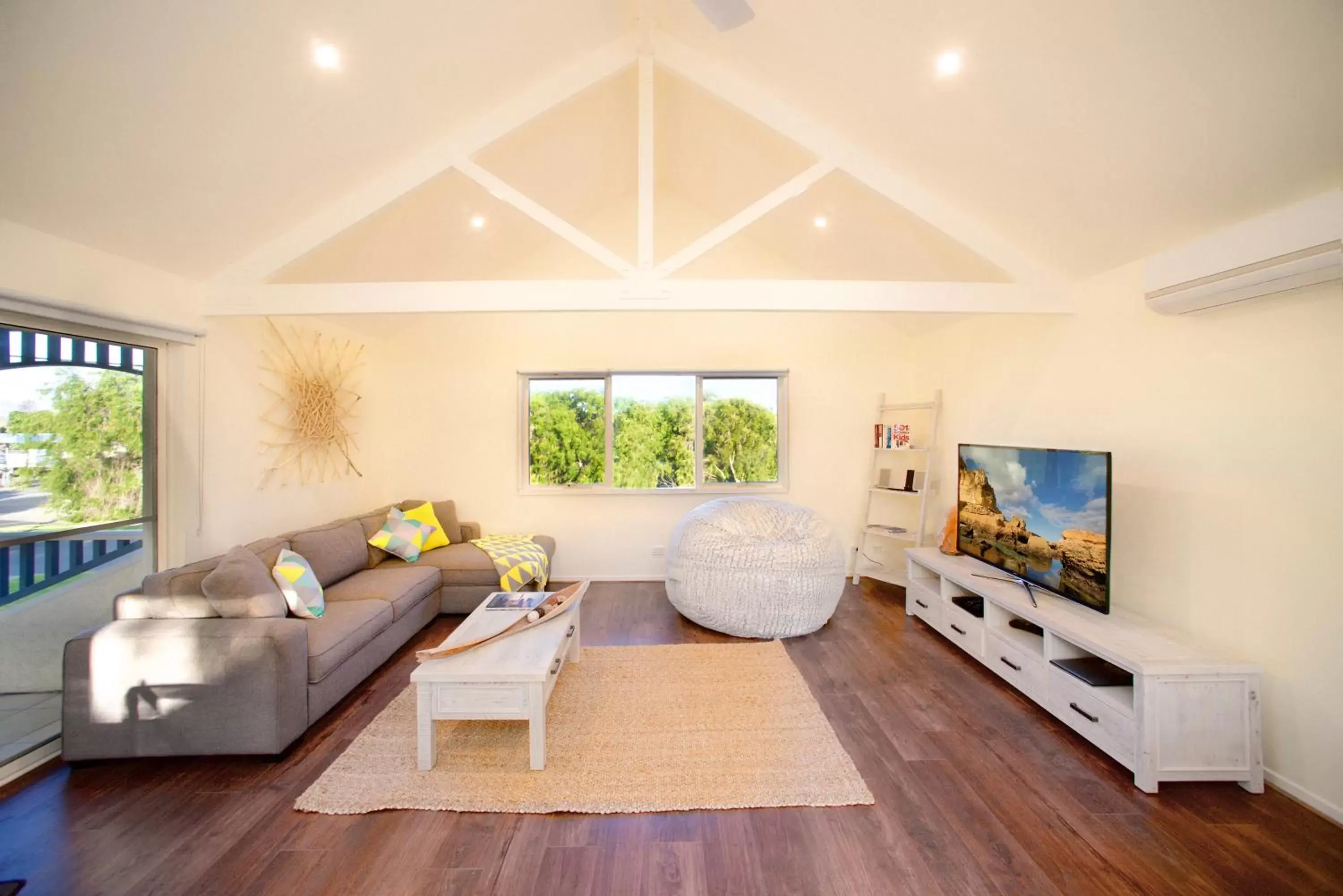 Living room, Seating Area in Boathouse Resort Studios and Suites