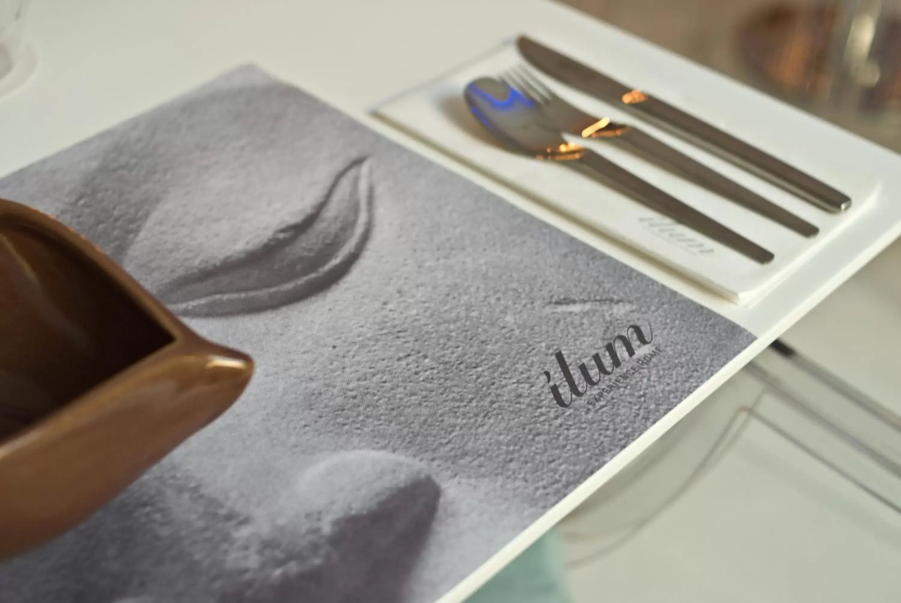 Restaurant/places to eat in Ilum Experience Home
