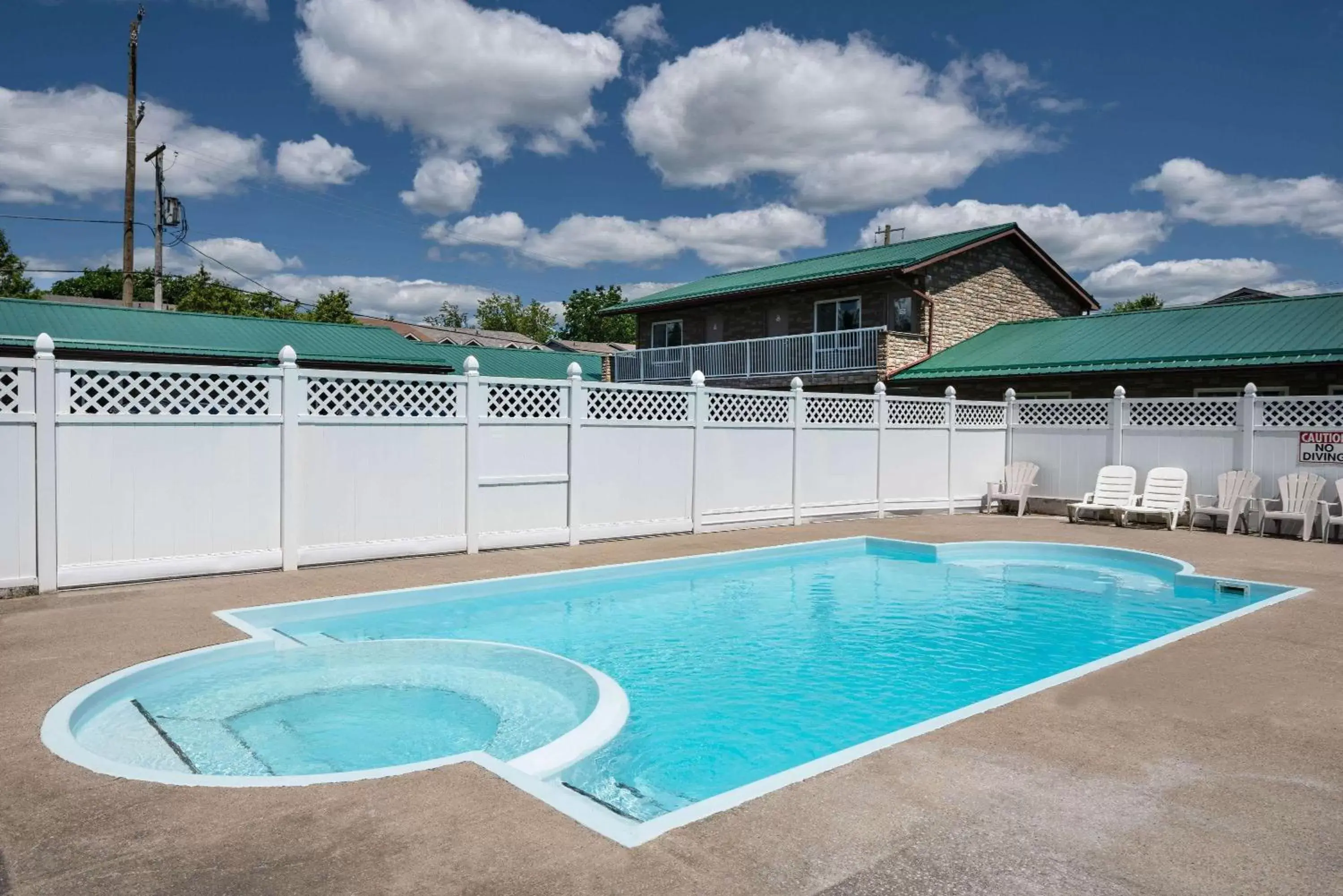 Activities, Swimming Pool in Howard Johnson by Wyndham Gananoque