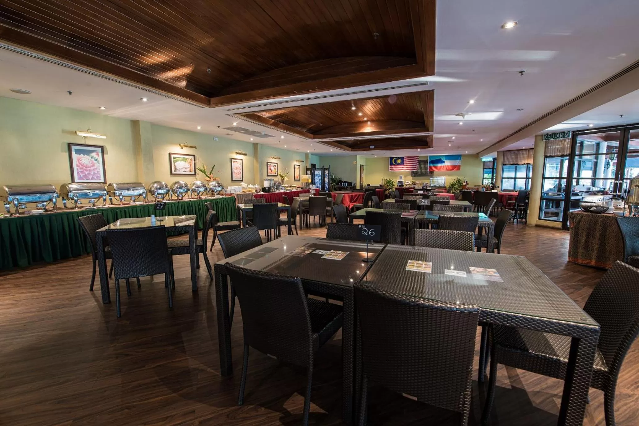 Restaurant/places to eat in Sabah Hotel