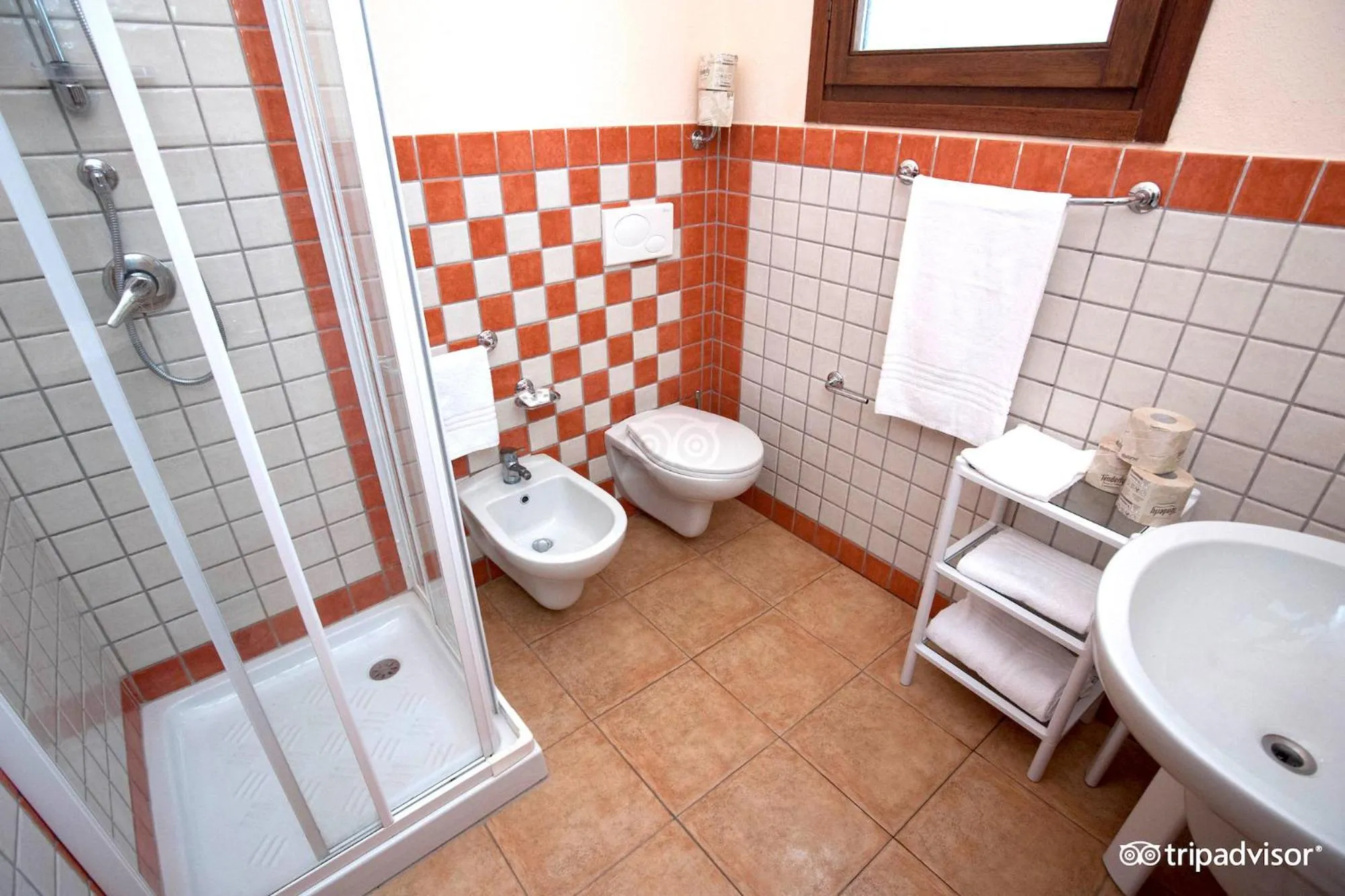 Shower in Club Esse Cala Gonone